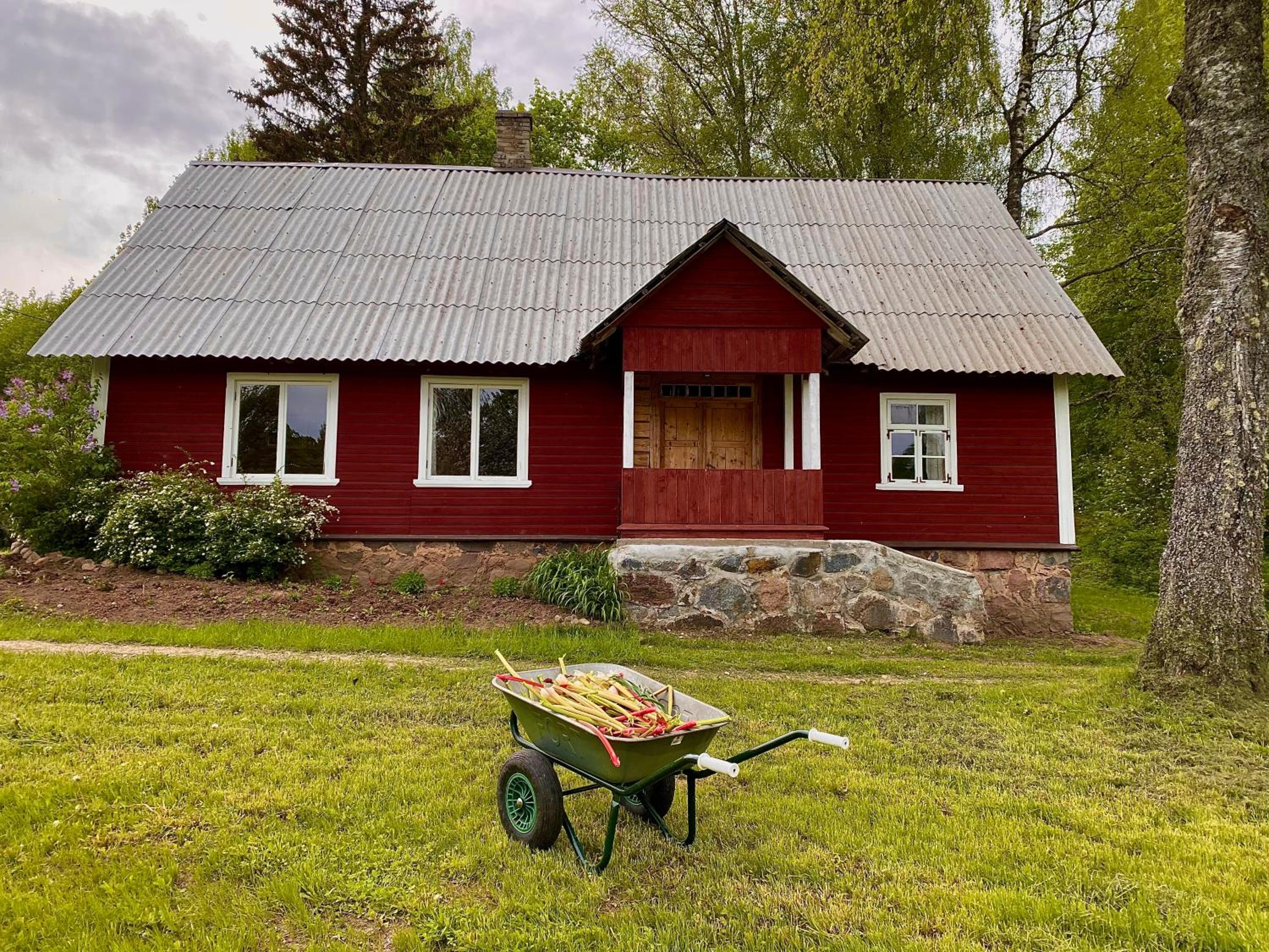 Three-Bedroom House photo 2