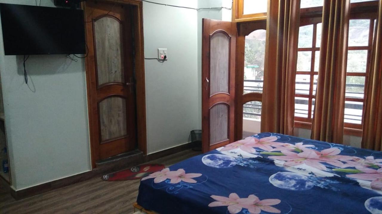 Budget Double Room photo 2