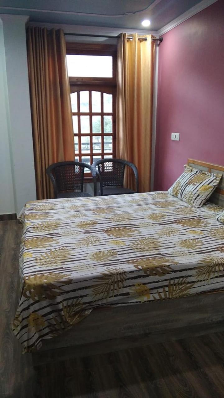 Budget Double Room photo 3
