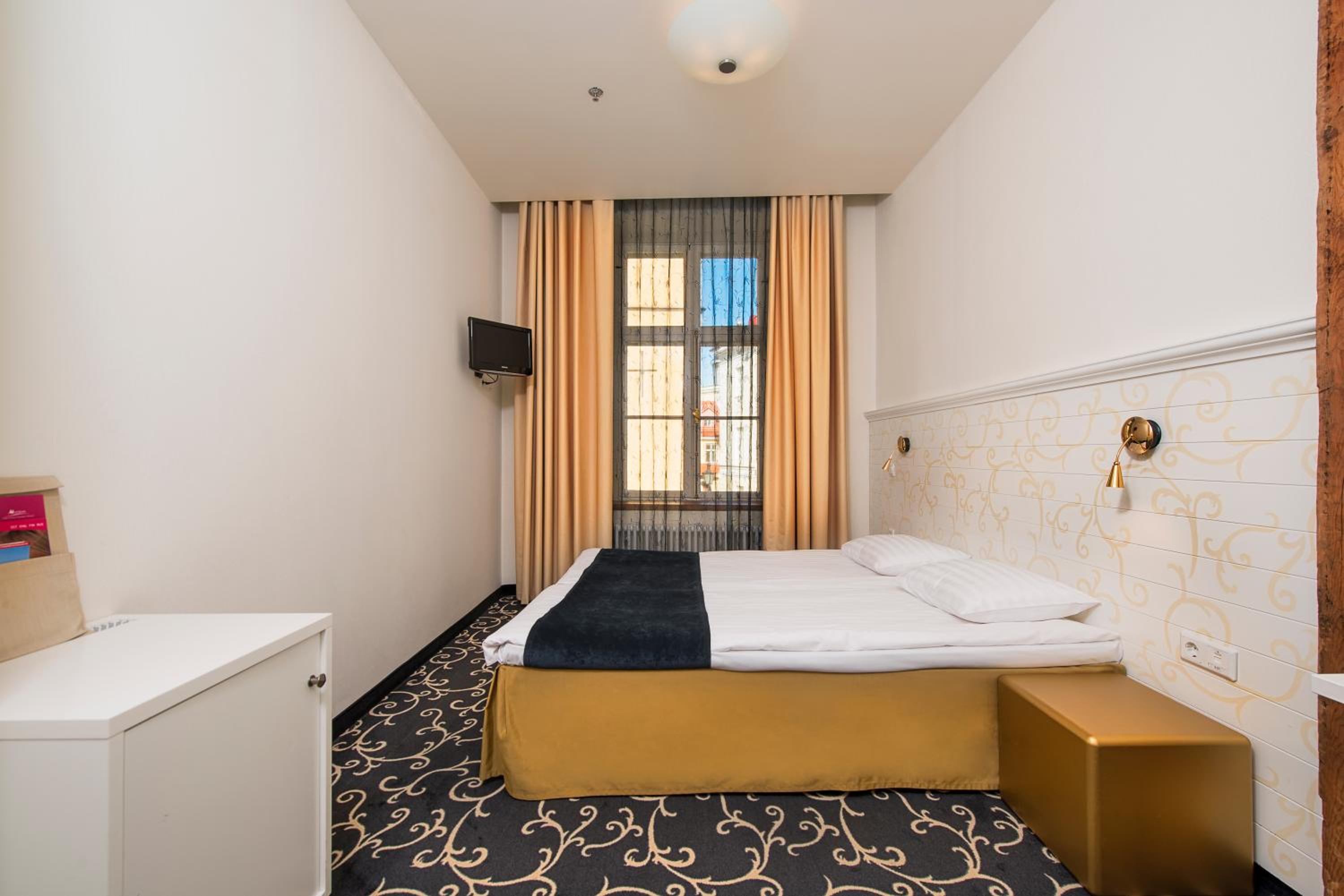 Standard Double or Twin Room with Free Parking - Photo 14