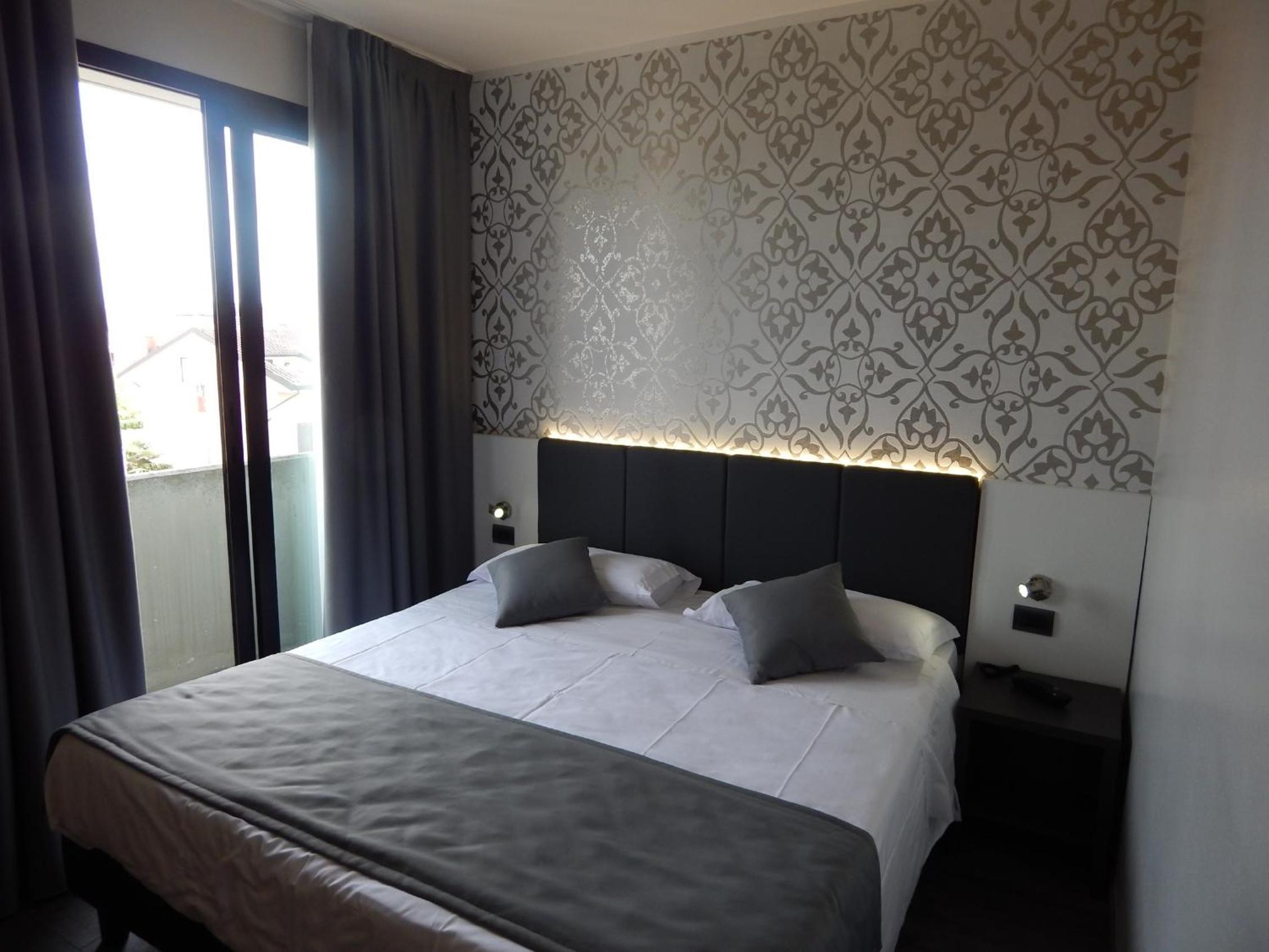Superior Double or Twin Room - Photo 1