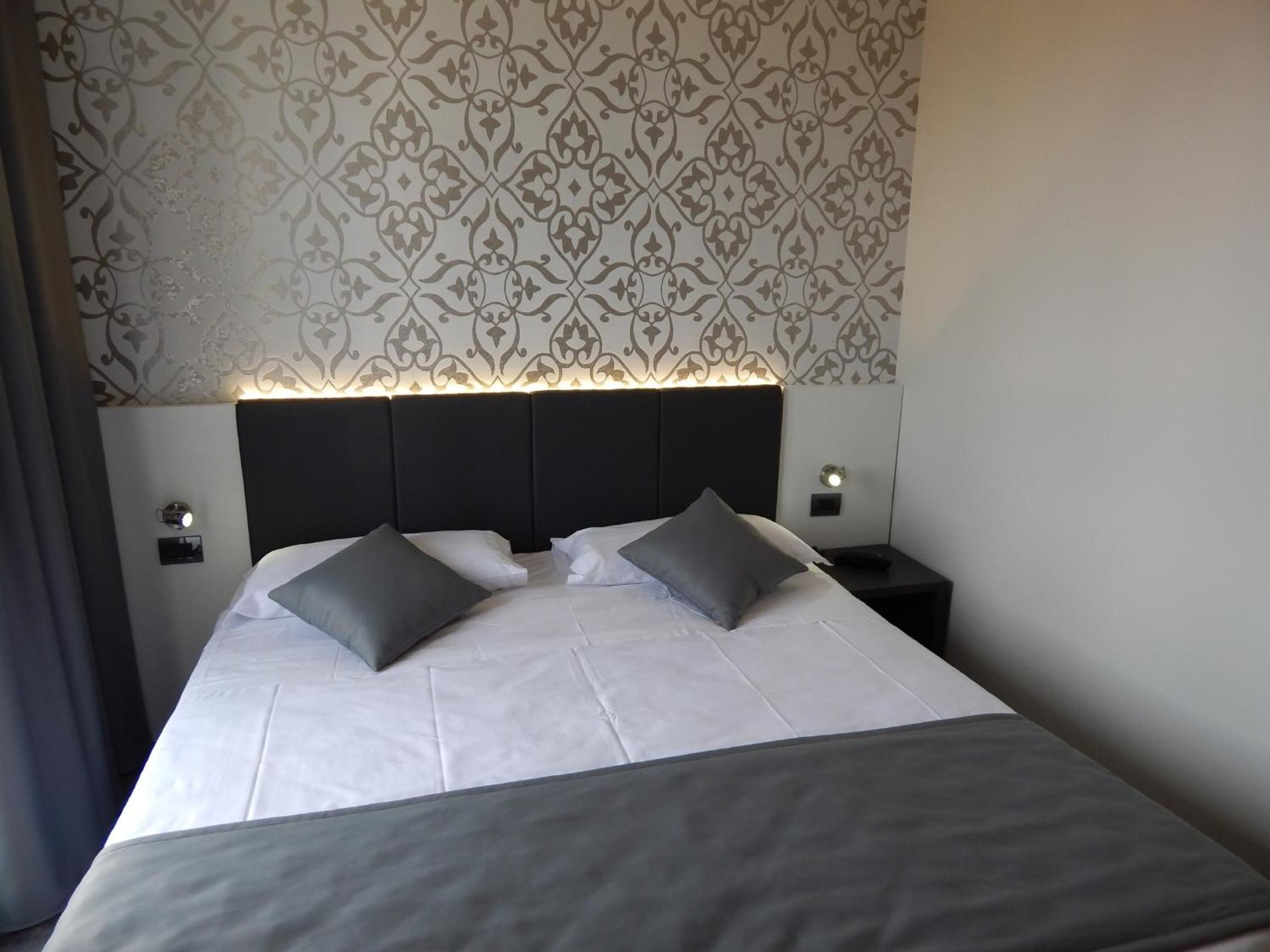 Superior Double Room (1 Adult) - Photo 1