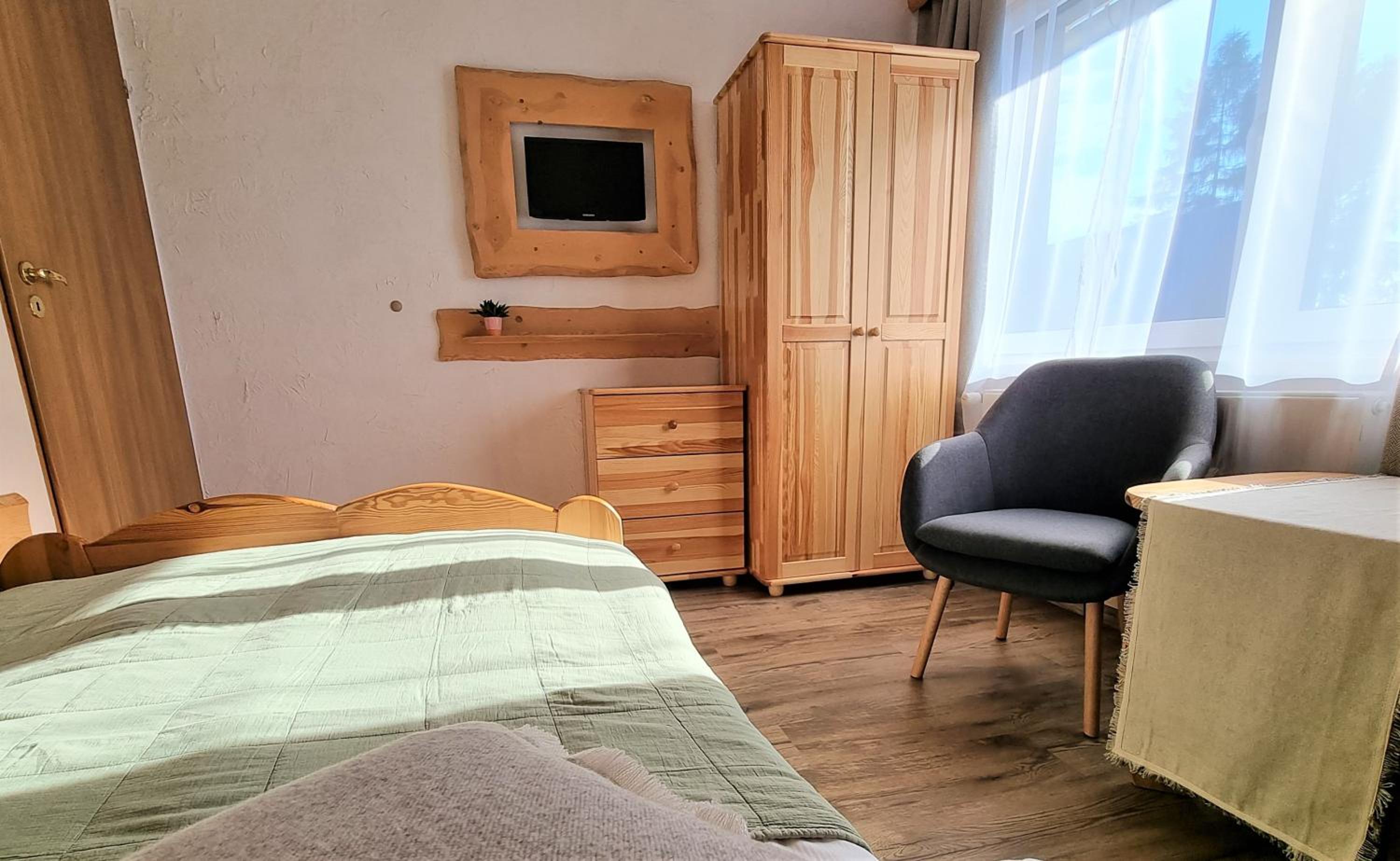 Double Room with Private External Bathroom photo 2