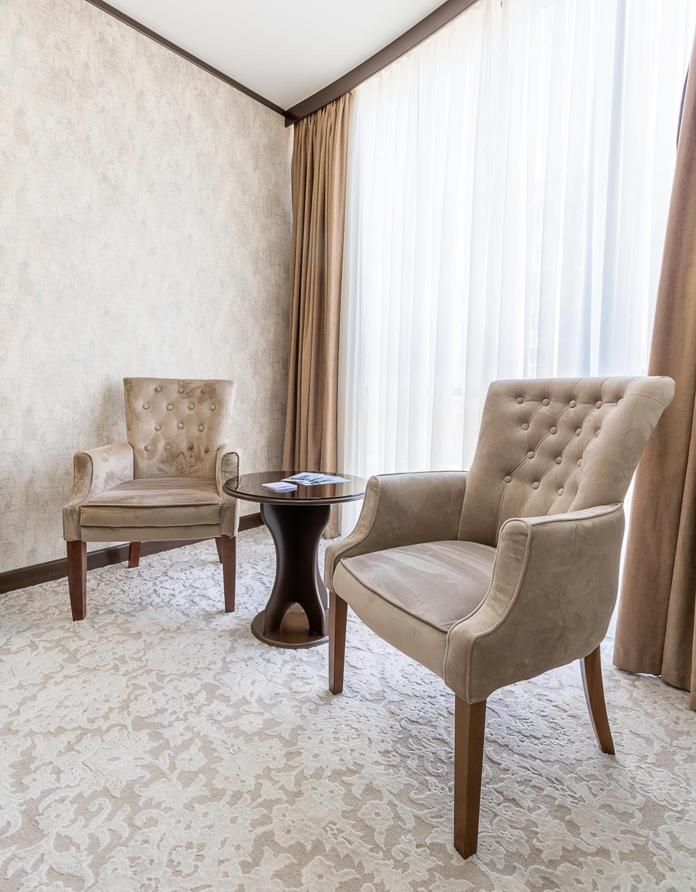 Deluxe Double or Twin Room - Photo 9