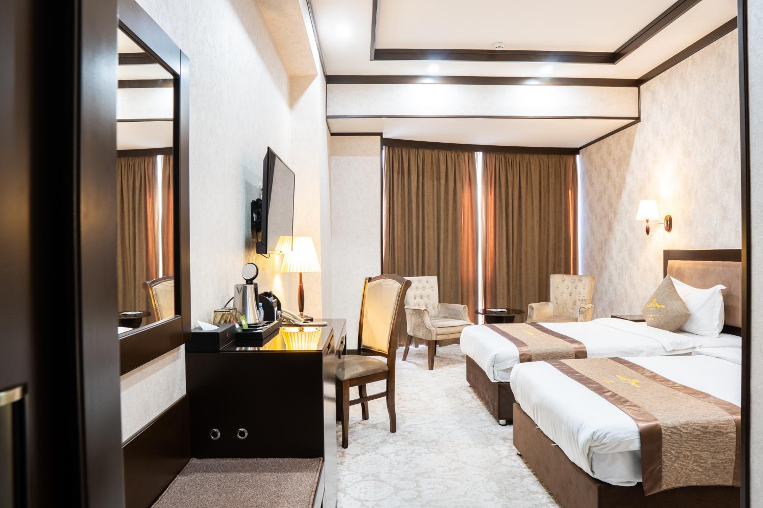 Deluxe Double or Twin Room - Photo 2