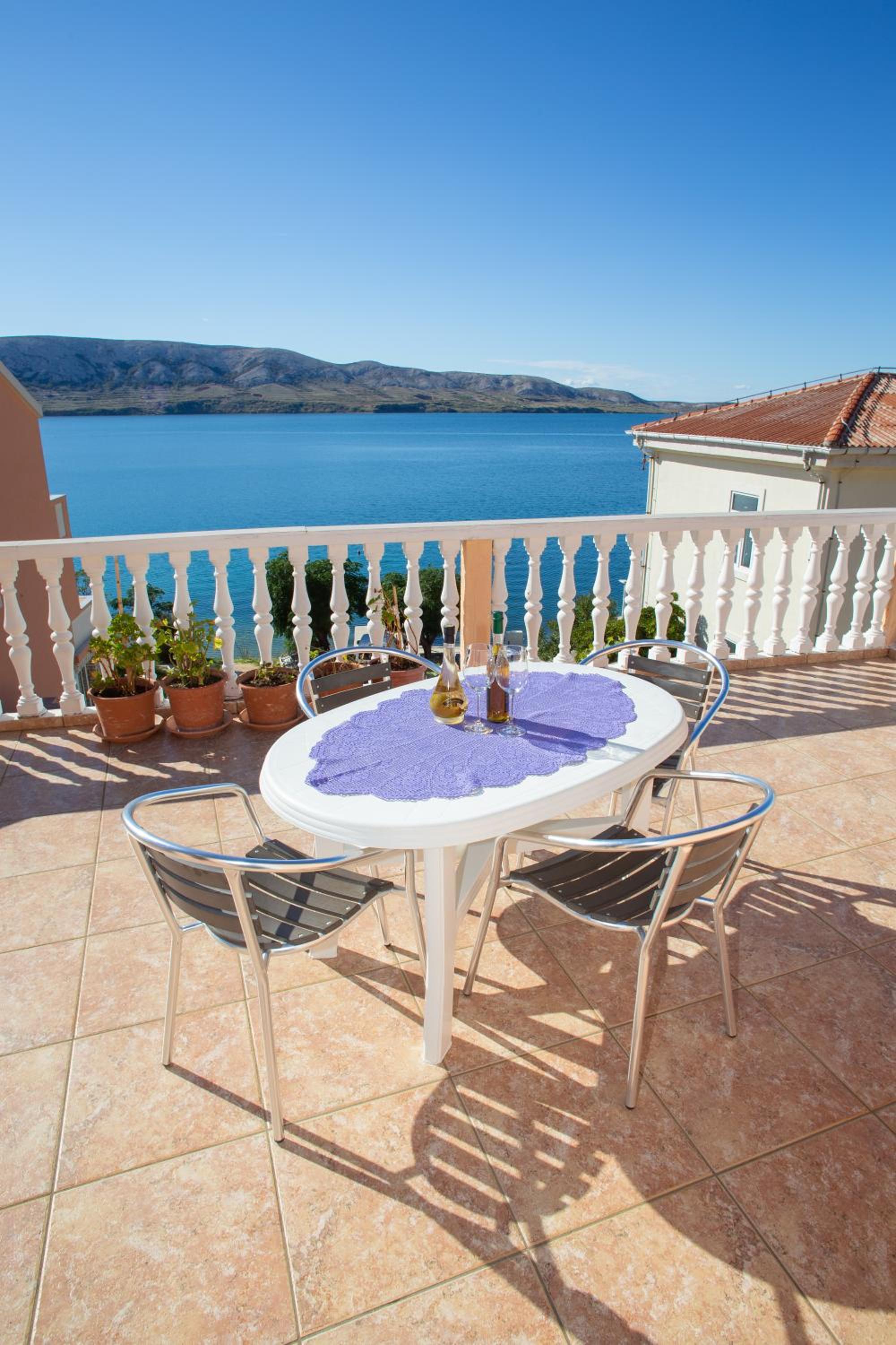 Apartment with Balcony photo 2