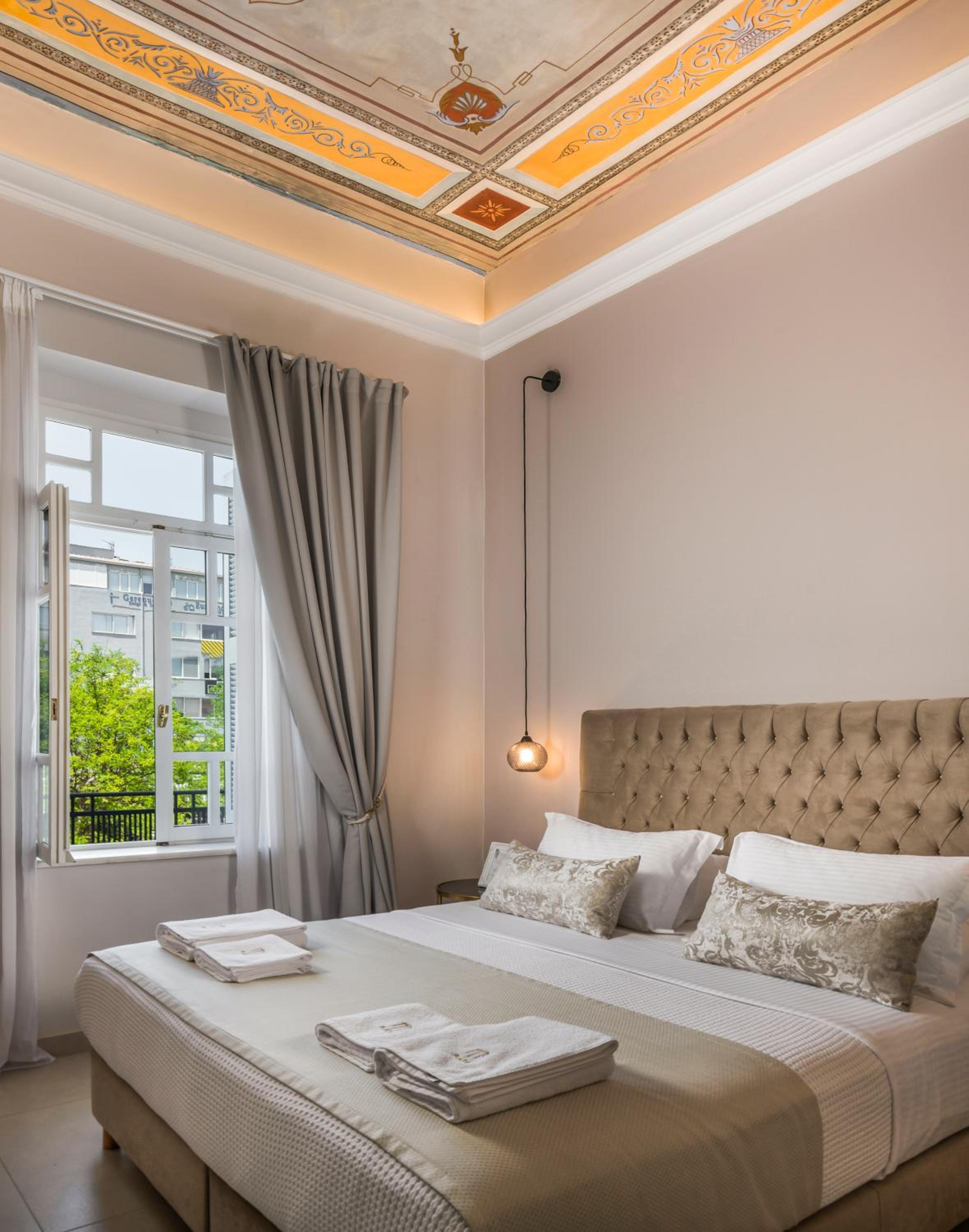 Superior Double Room with City View - Photo 21