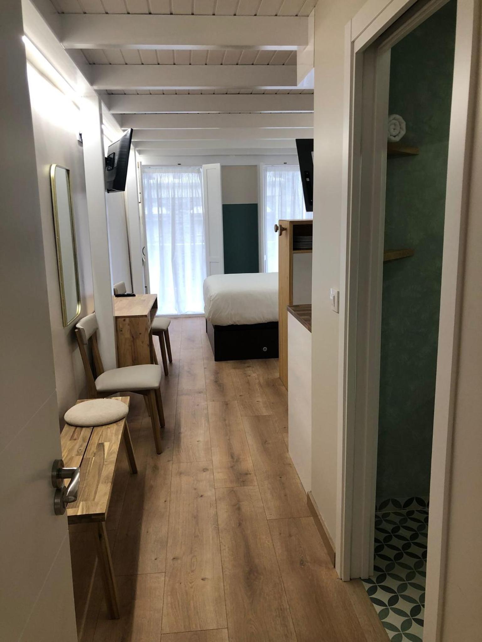 One-Bedroom Apartment - Photo 21