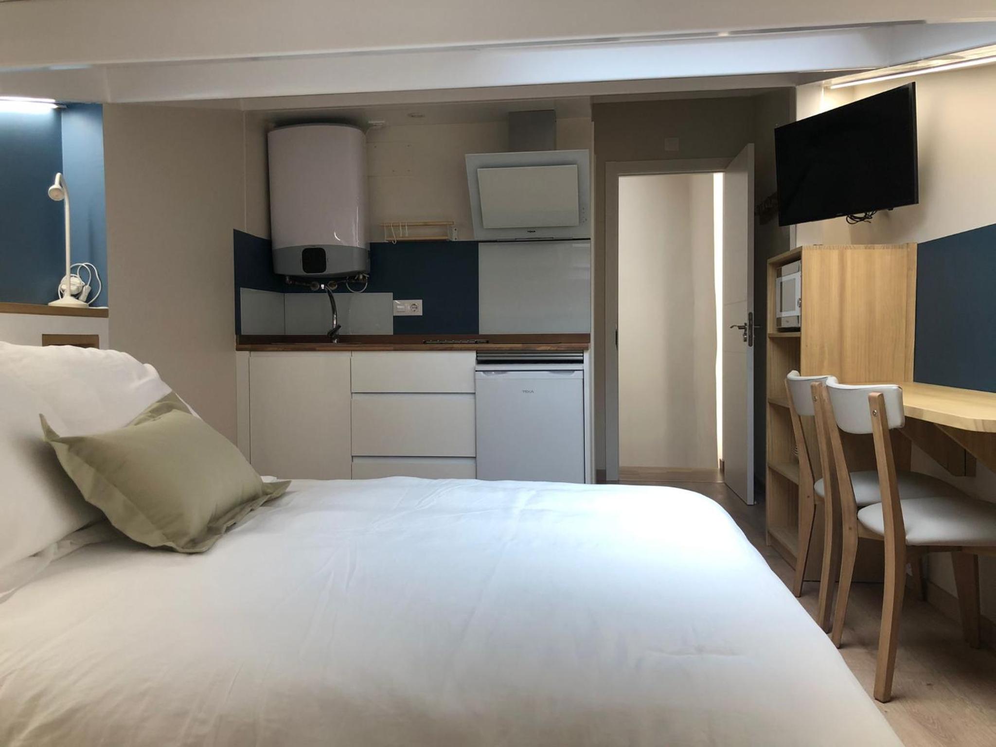 One-Bedroom Apartment - Photo 23