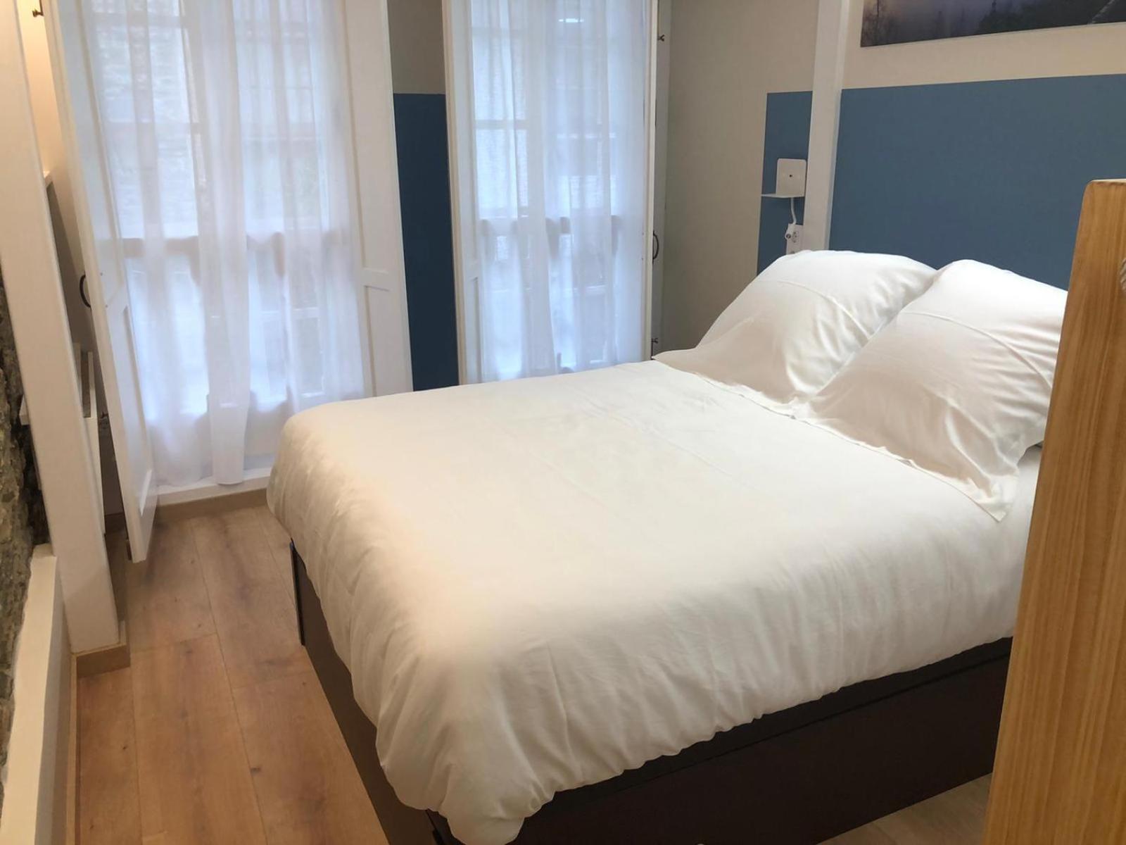 One-Bedroom Apartment - Photo 8