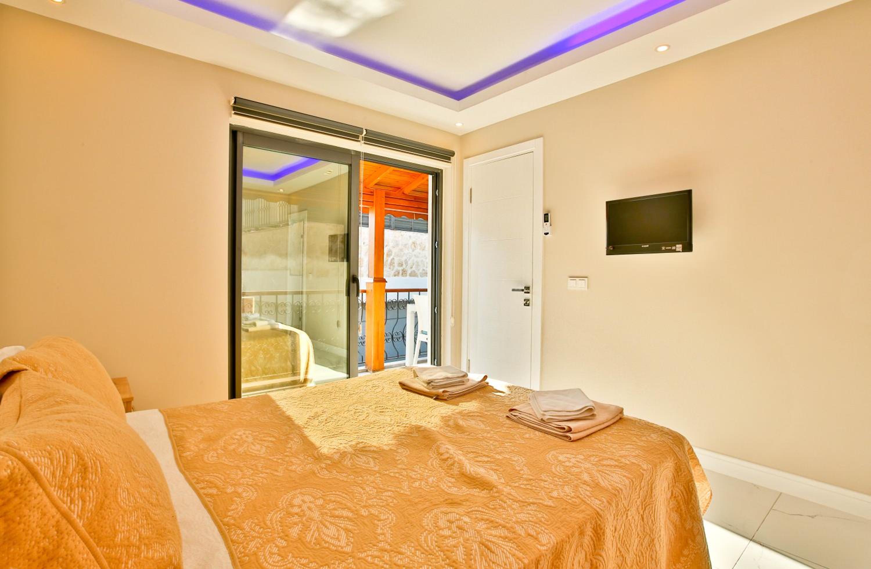 Apartment with Pool View  - Photo 39