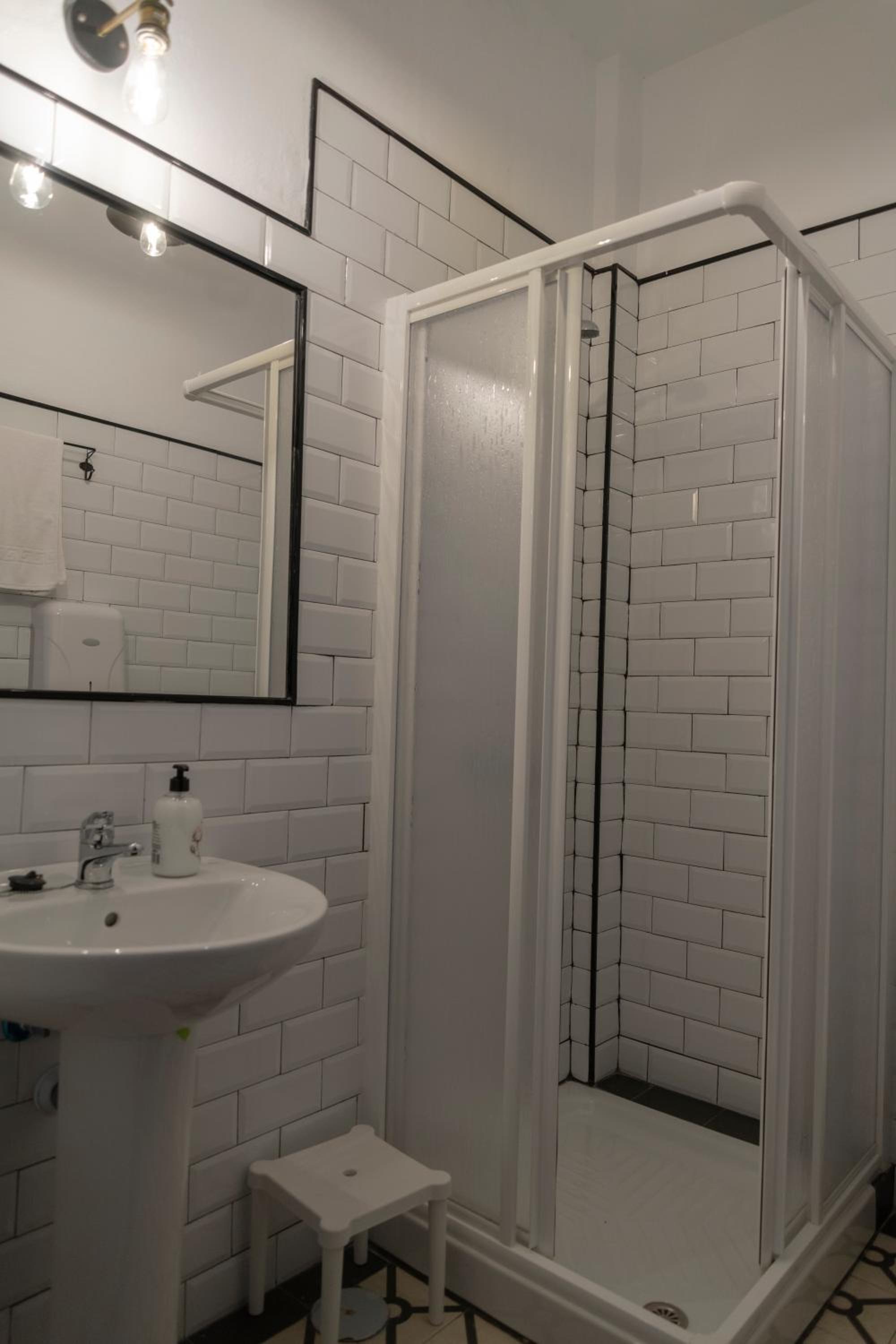 Standard Apartment - Photo 9