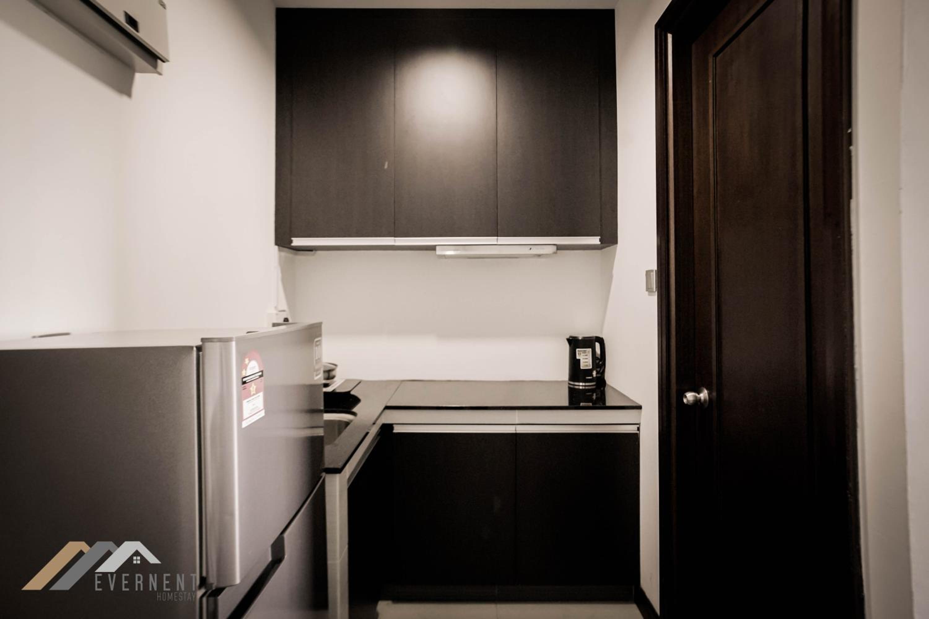 Studio - Photo 5