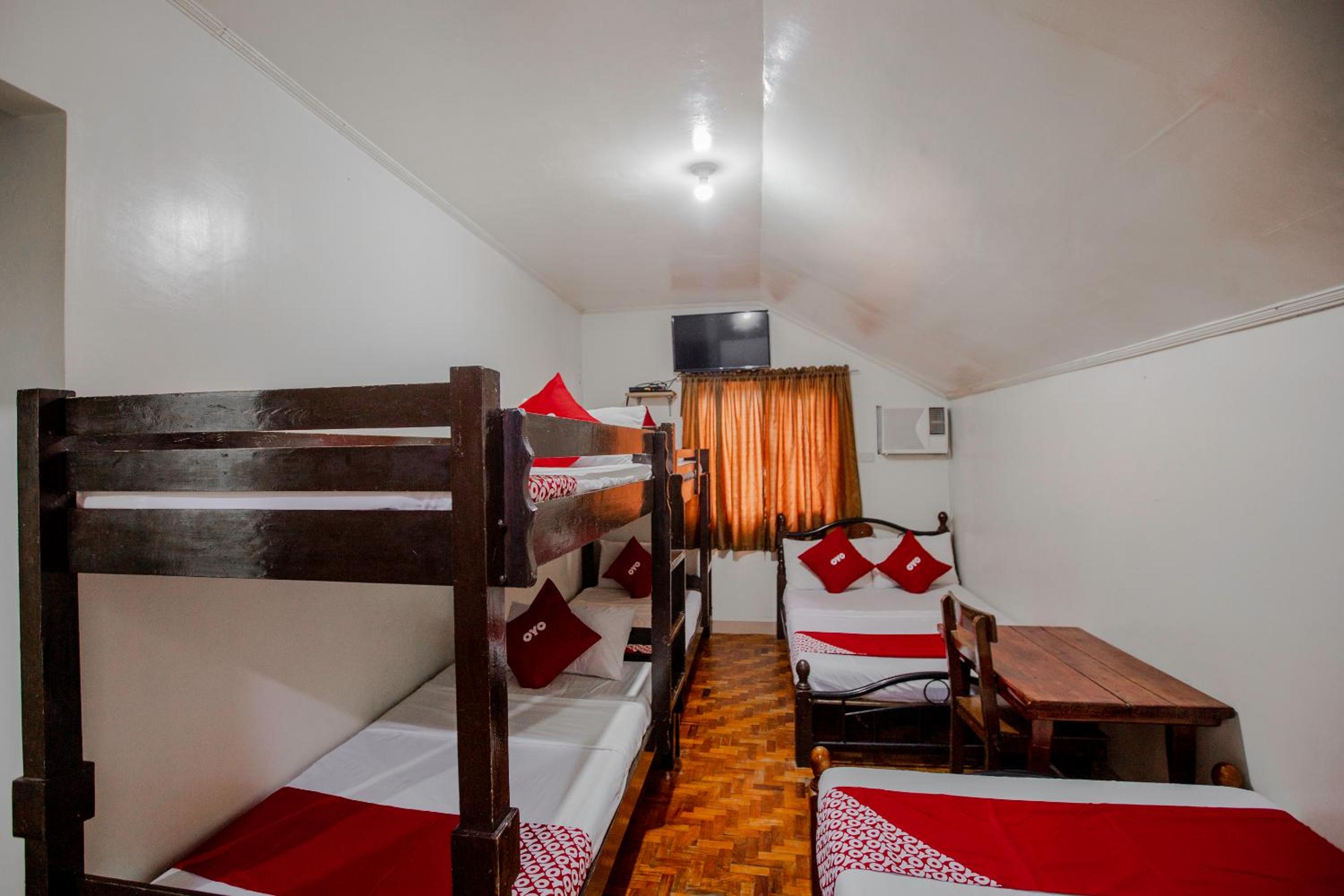 Deluxe Suite - Photo 2