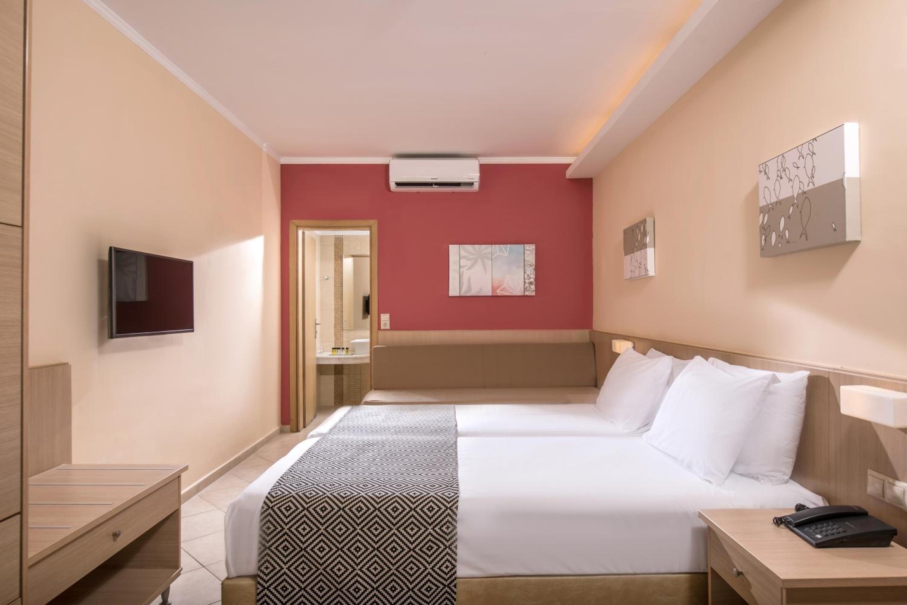  Standard Double or Twin Room - Photo 1