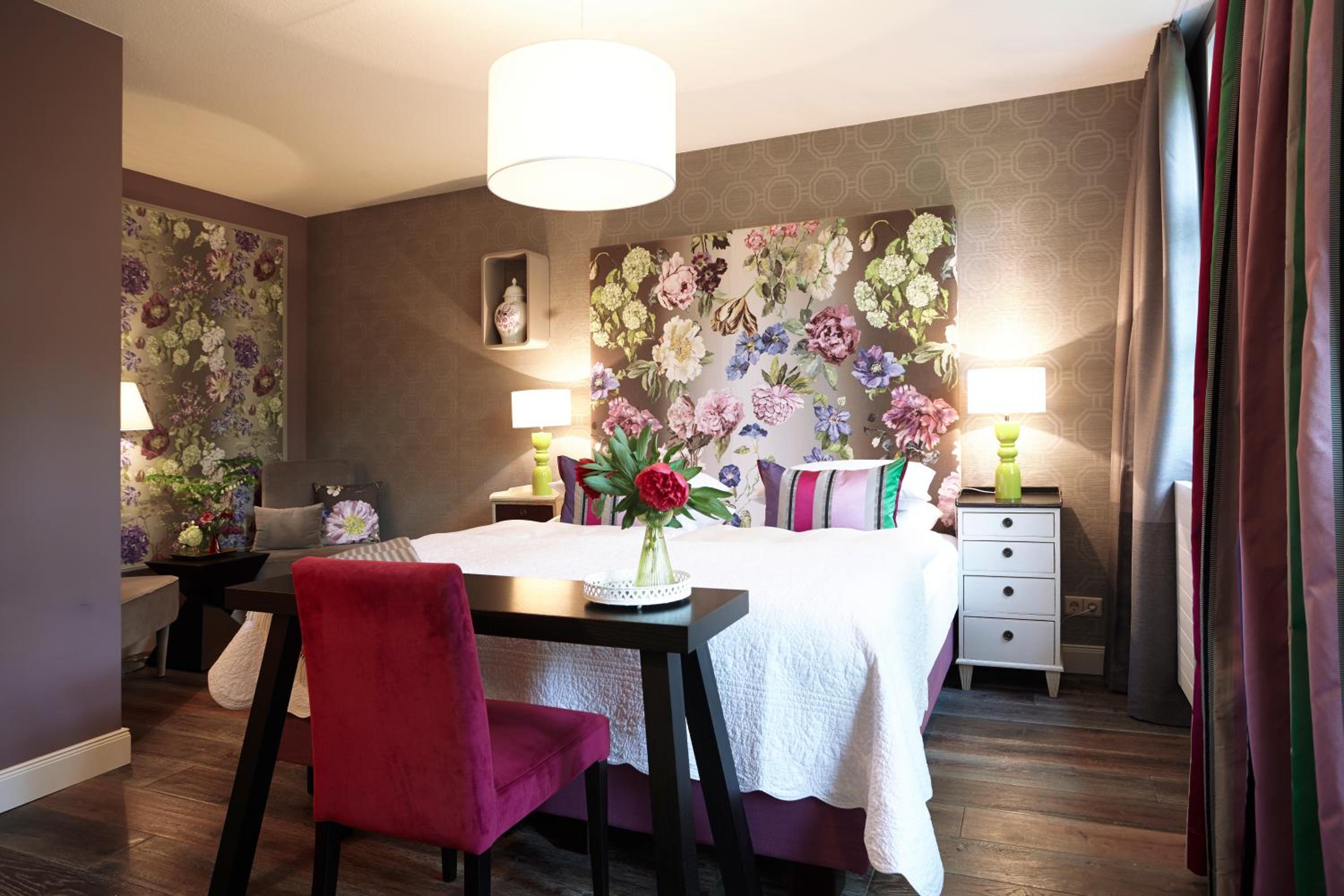 Deluxe Double Room with Balcony - Photo 1