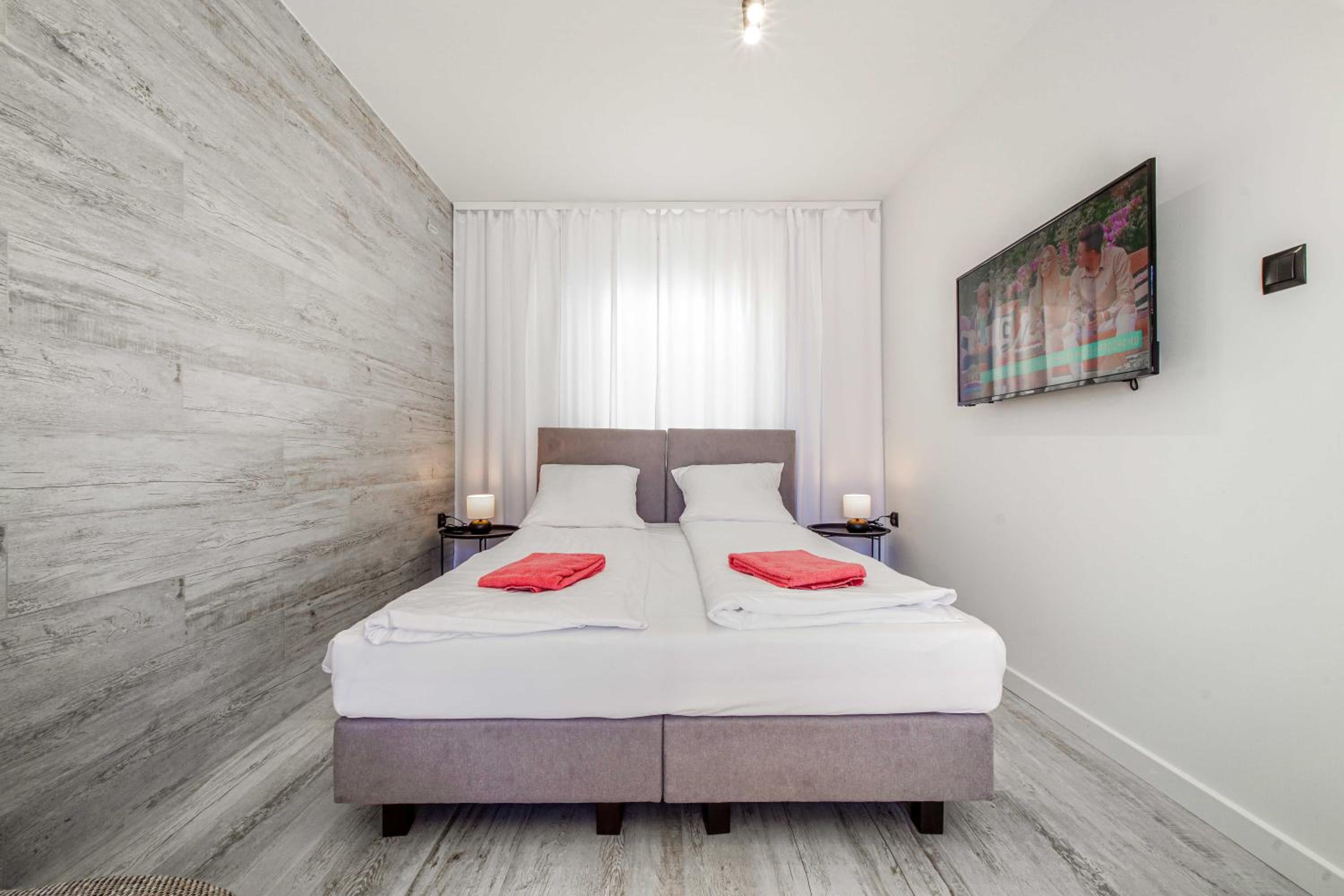 Quadruple Room with Garden View - Photo 4