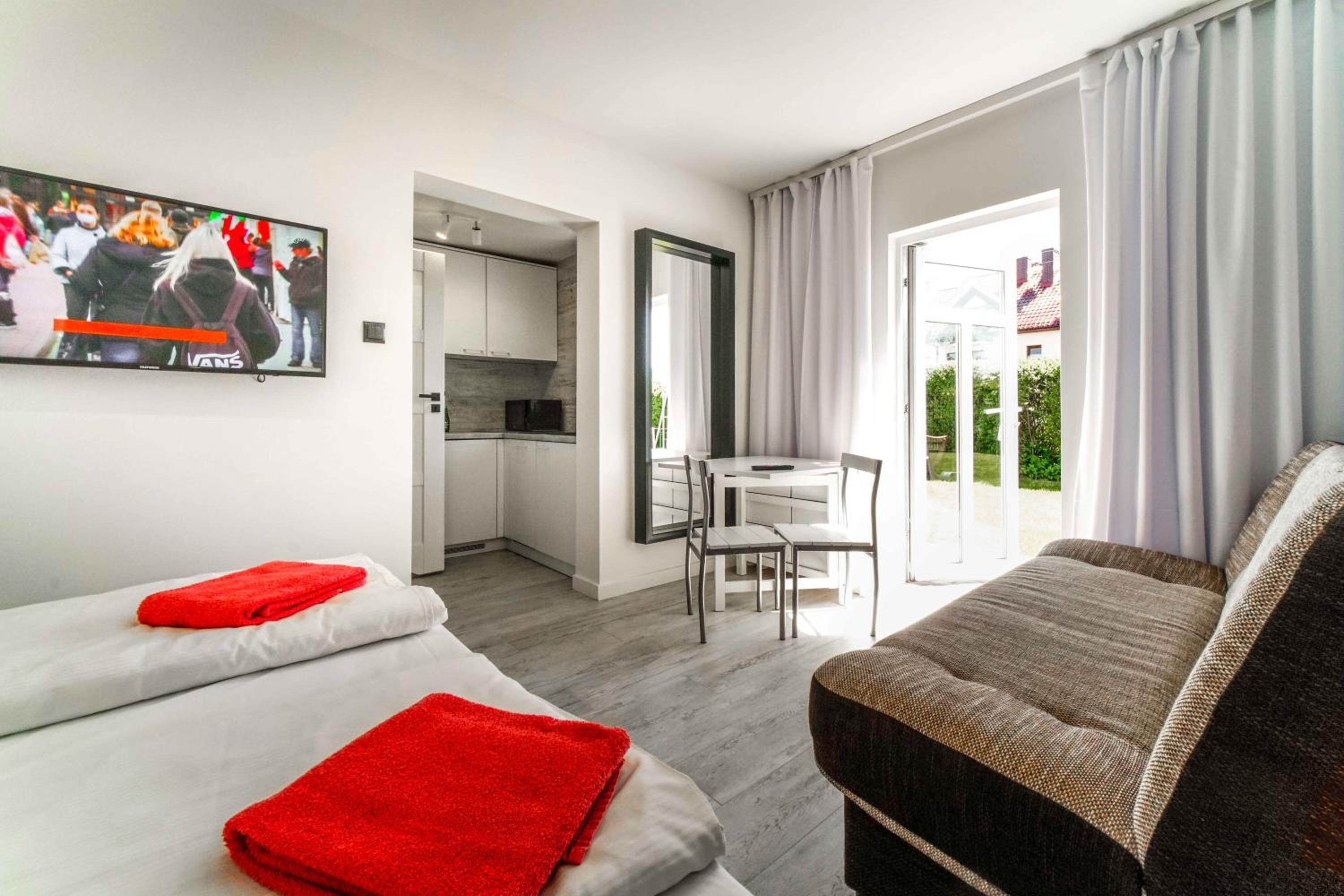 Quadruple Room with Garden View - Photo 6