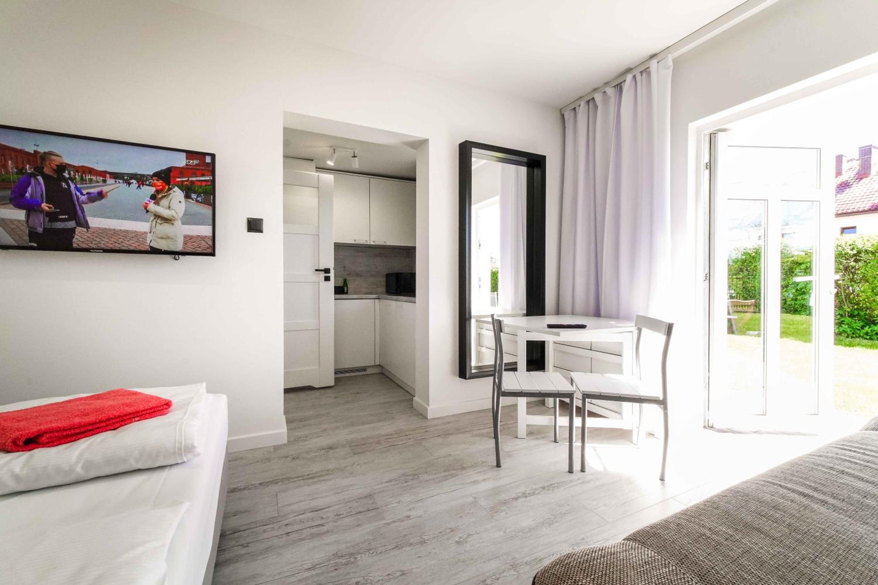 Quadruple Room with Garden View - Photo 8