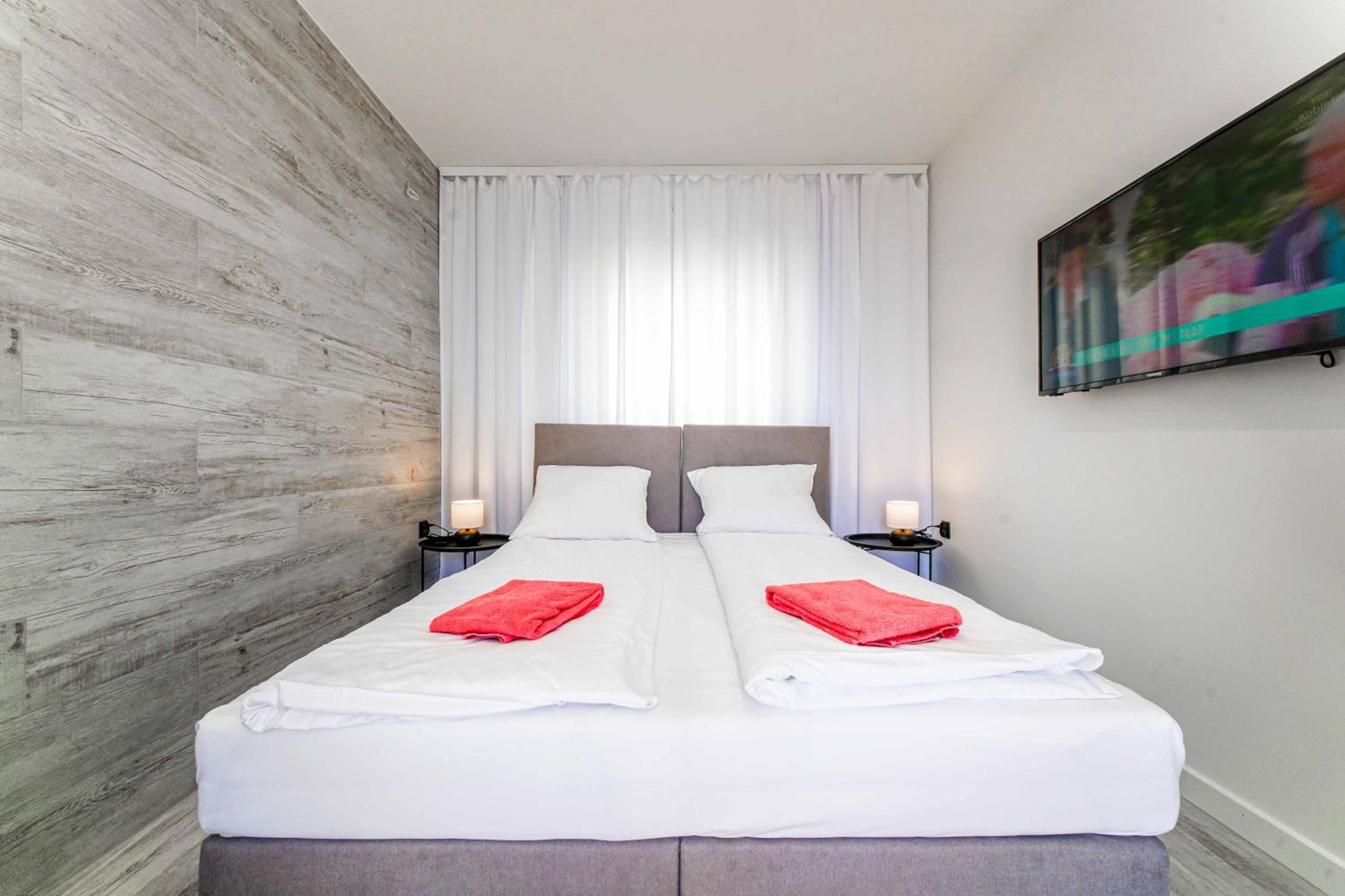 Quadruple Room with Garden View - Photo 7