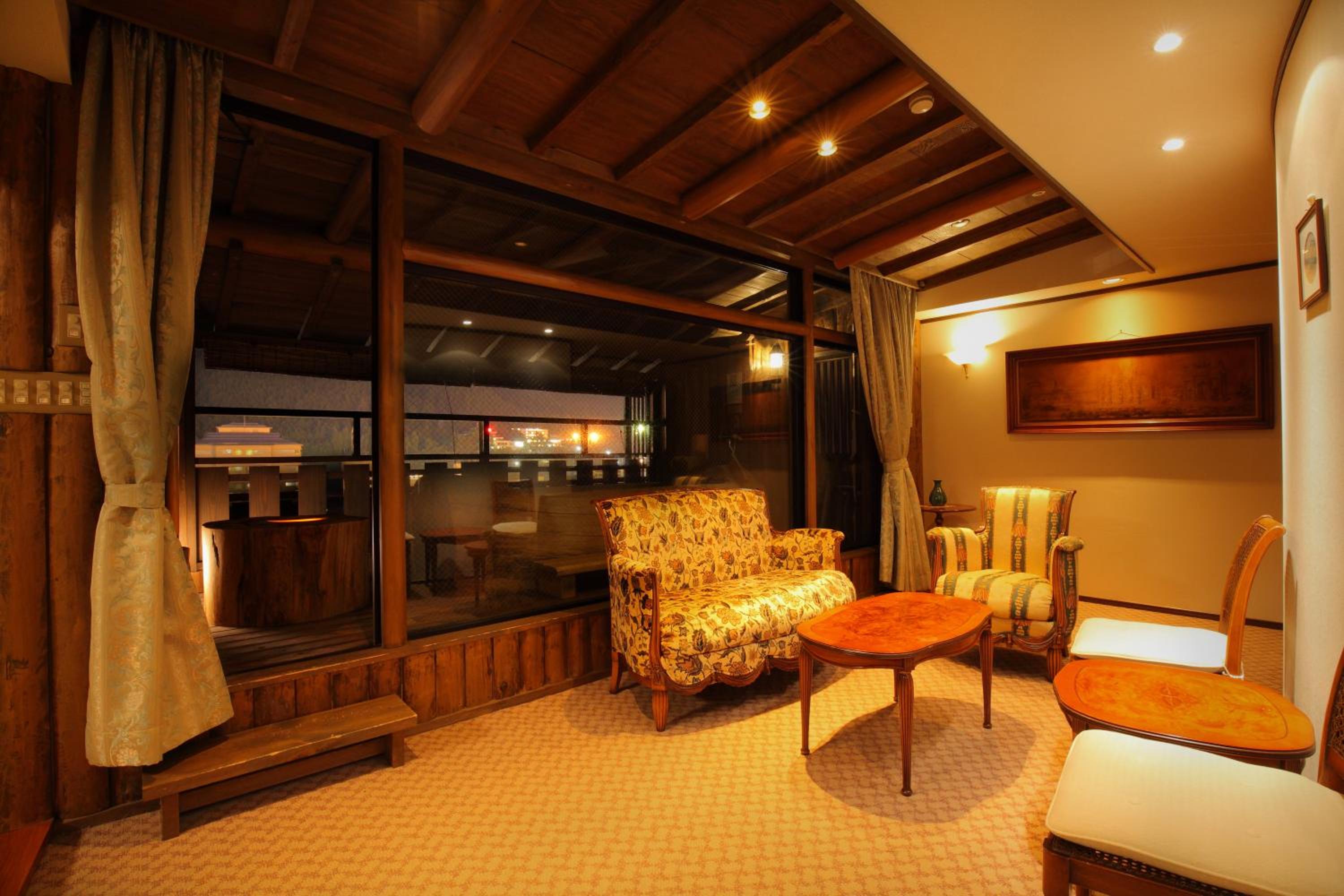 Suite Japanese Western Room with Open-Air Bath