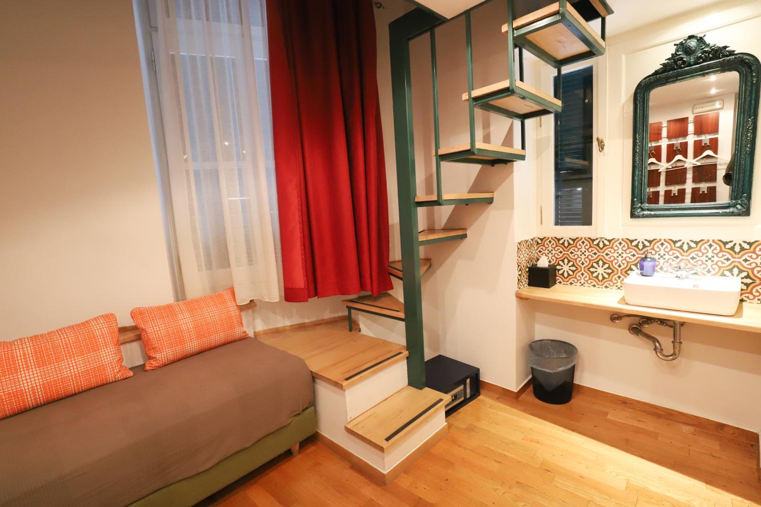 Standard Double or Twin Room With Extra Bed photo 1