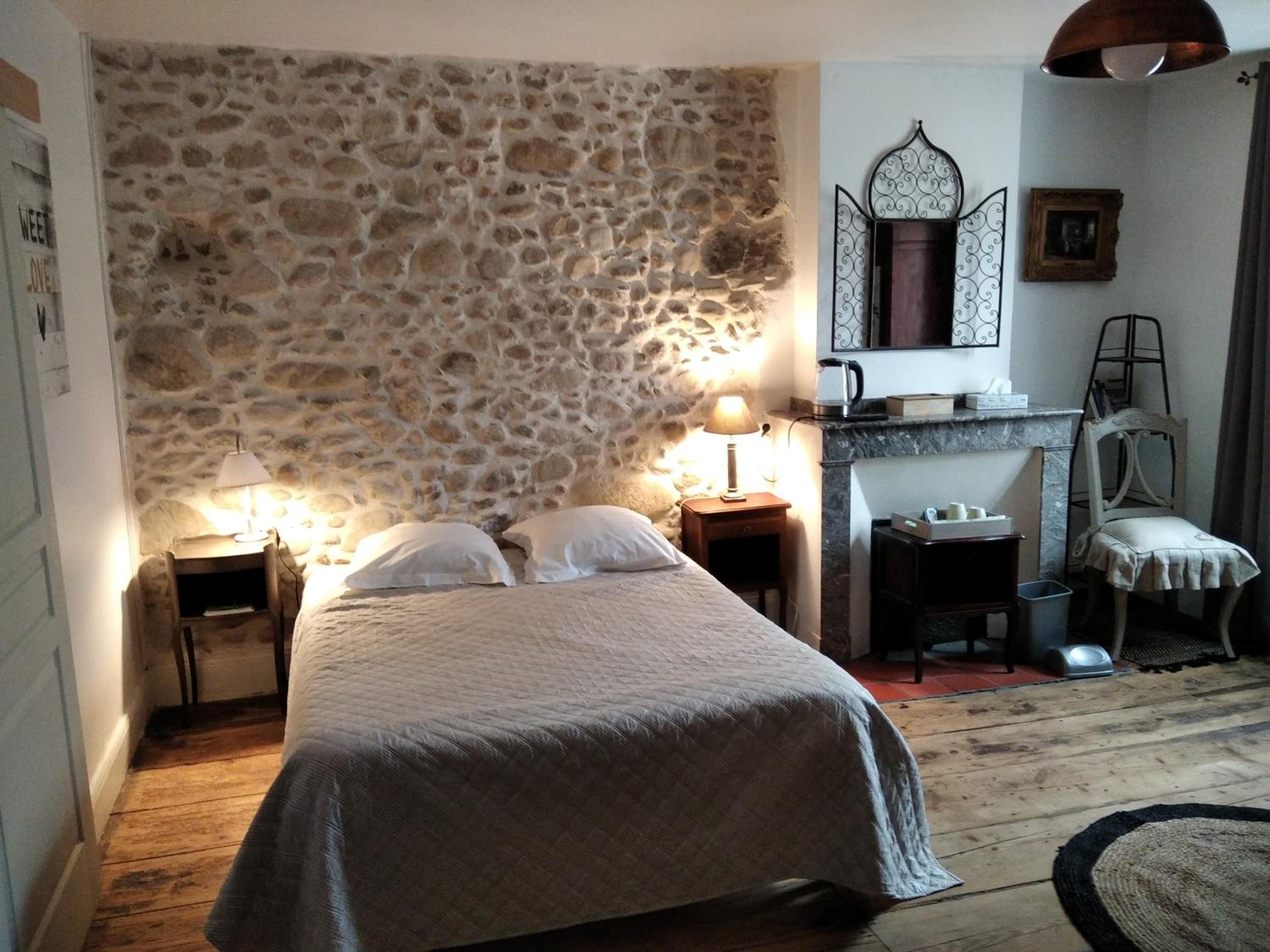 Deluxe Double Room with Extra Bed - Photo 2