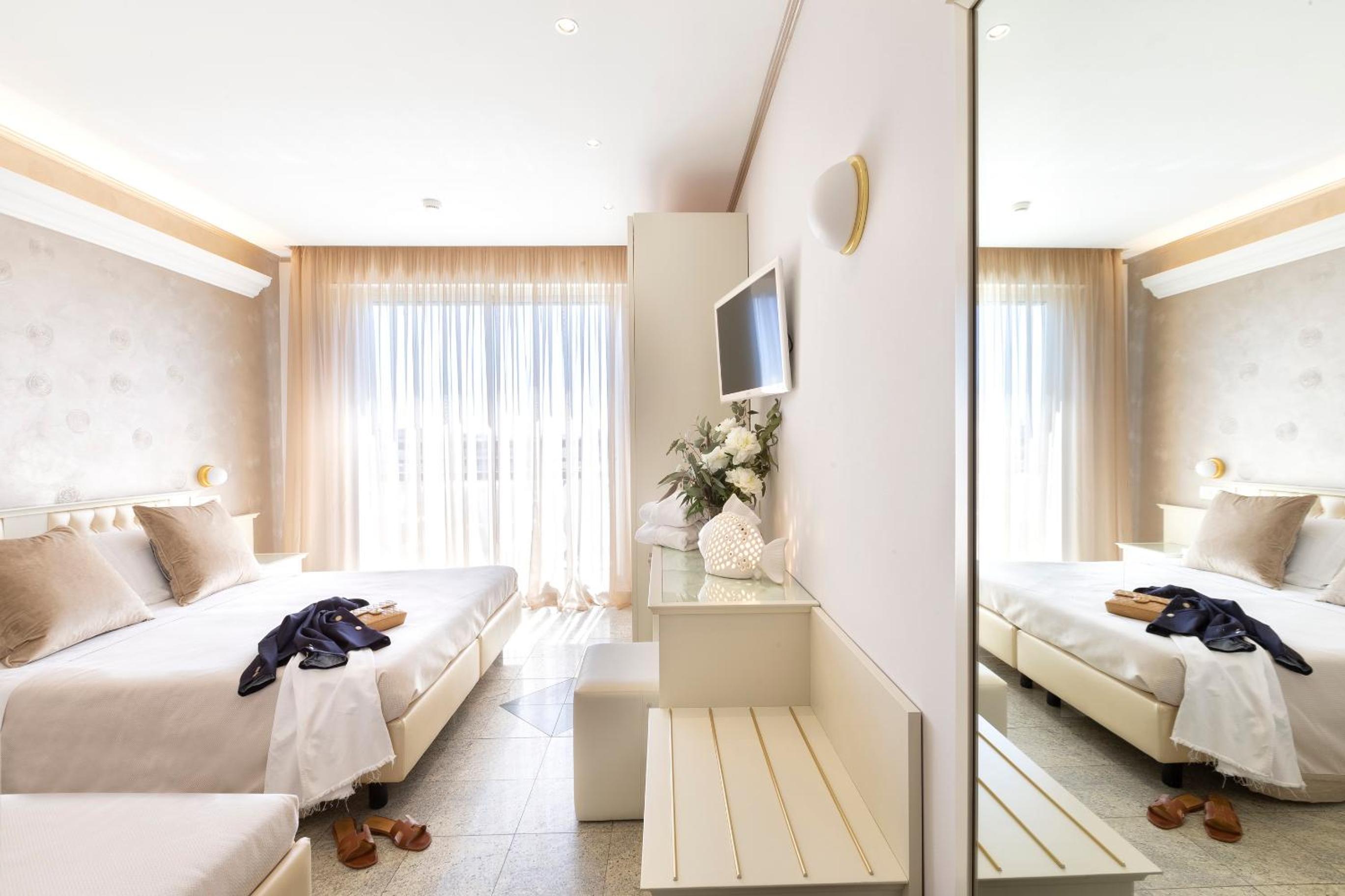 Superior Double or Twin Room - Photo 3