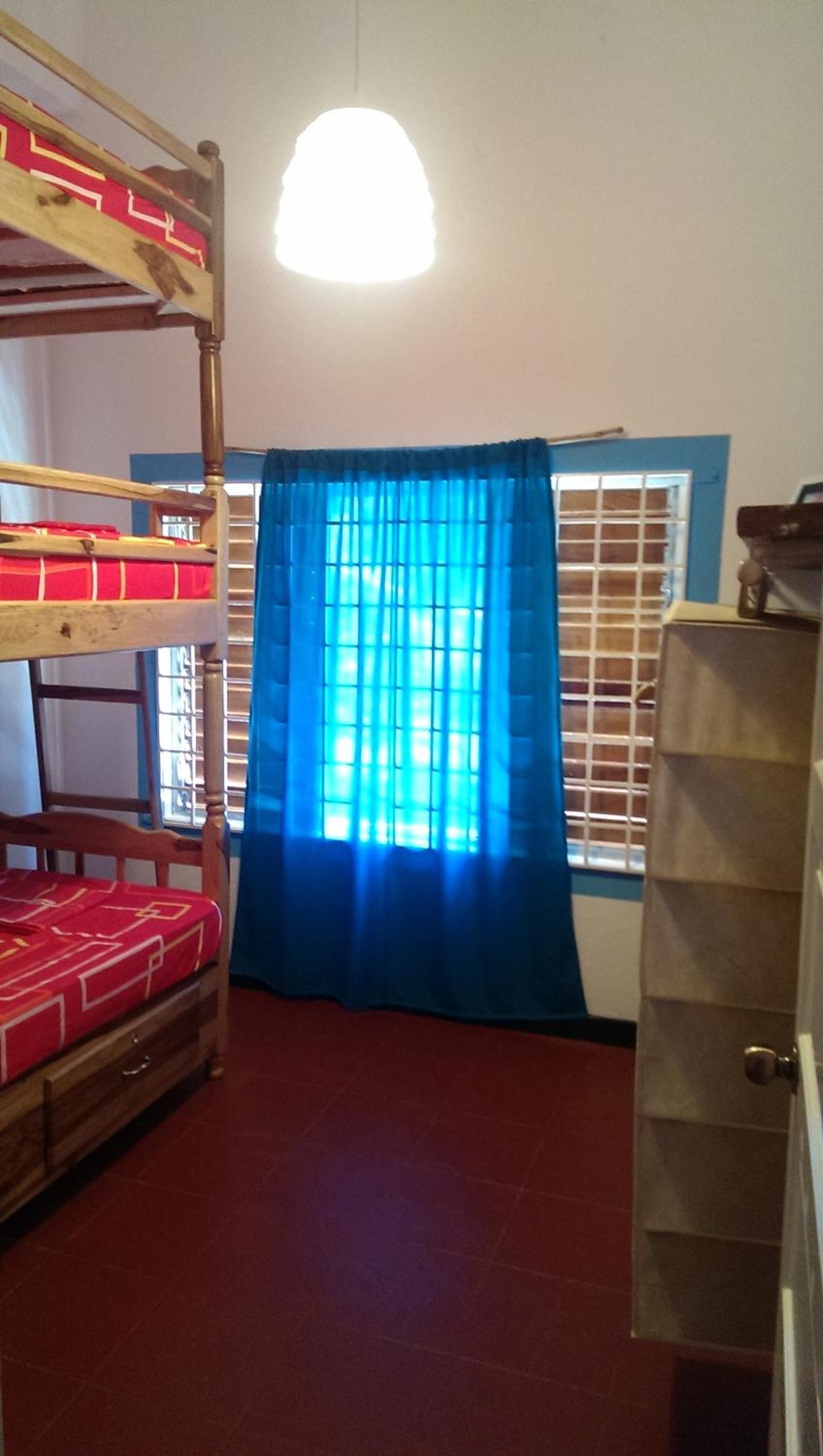 Bett im 3-Bett-Schlafsaalzimmer