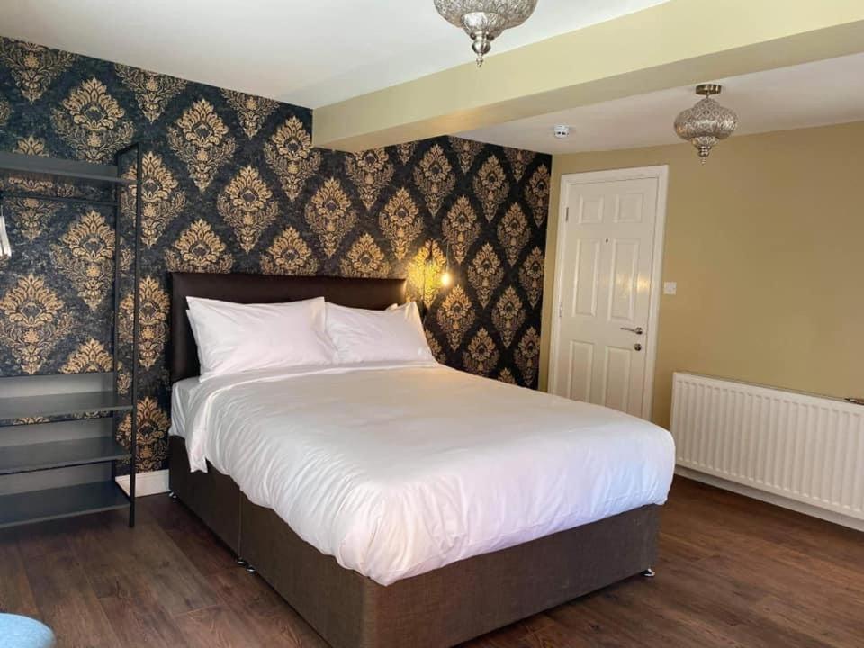 Deluxe Double Room with Shower