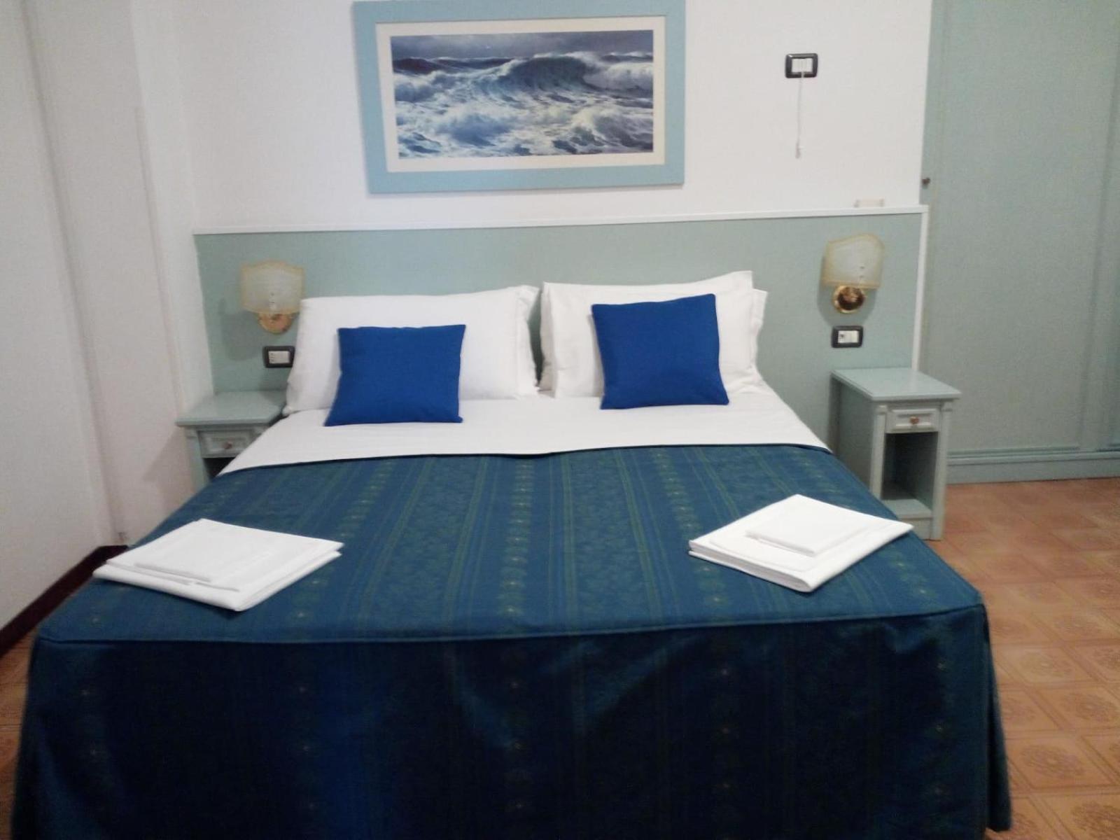 Superior Double or Twin Room with Beach Package photo 2