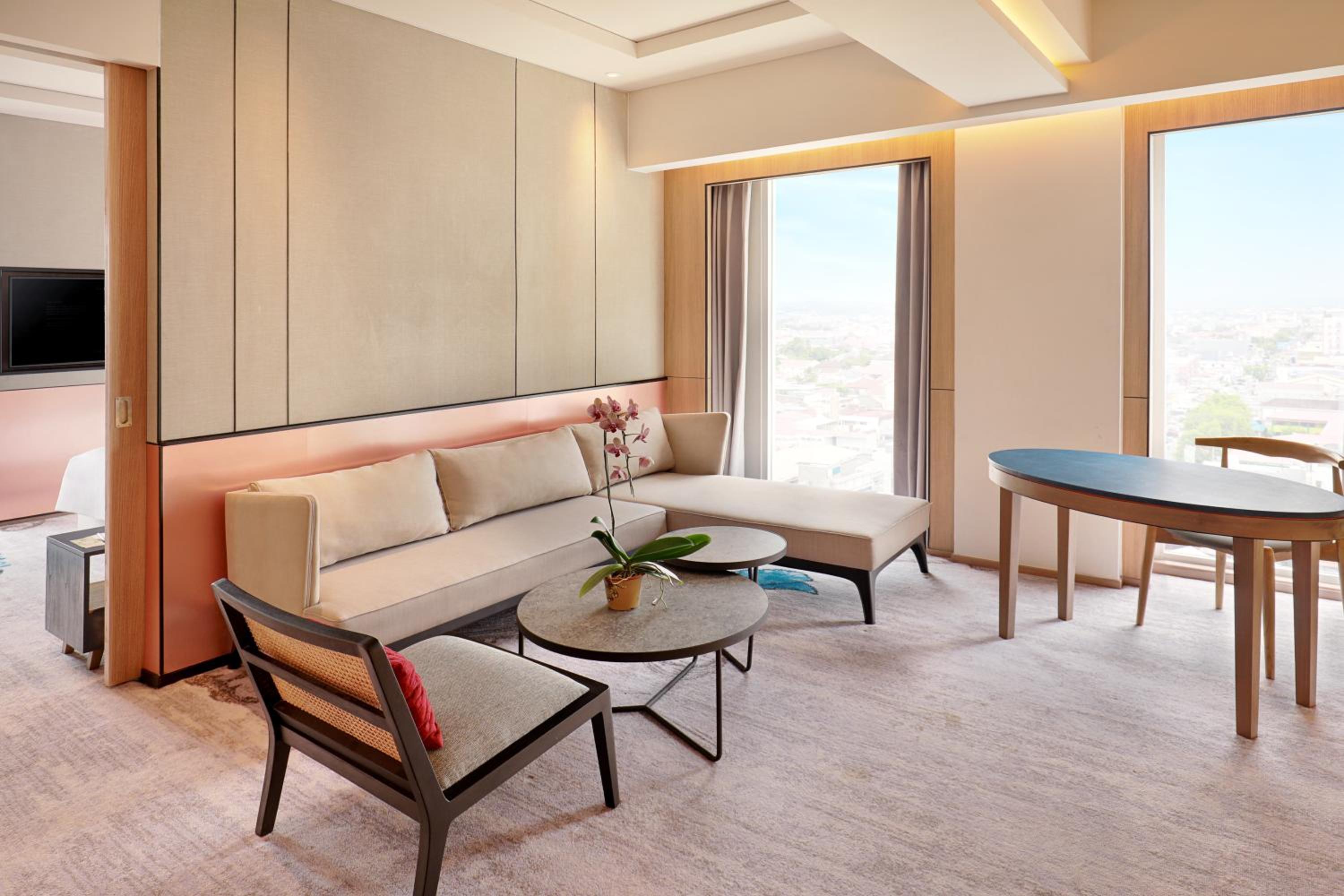 Executive King Suite - Photo 1