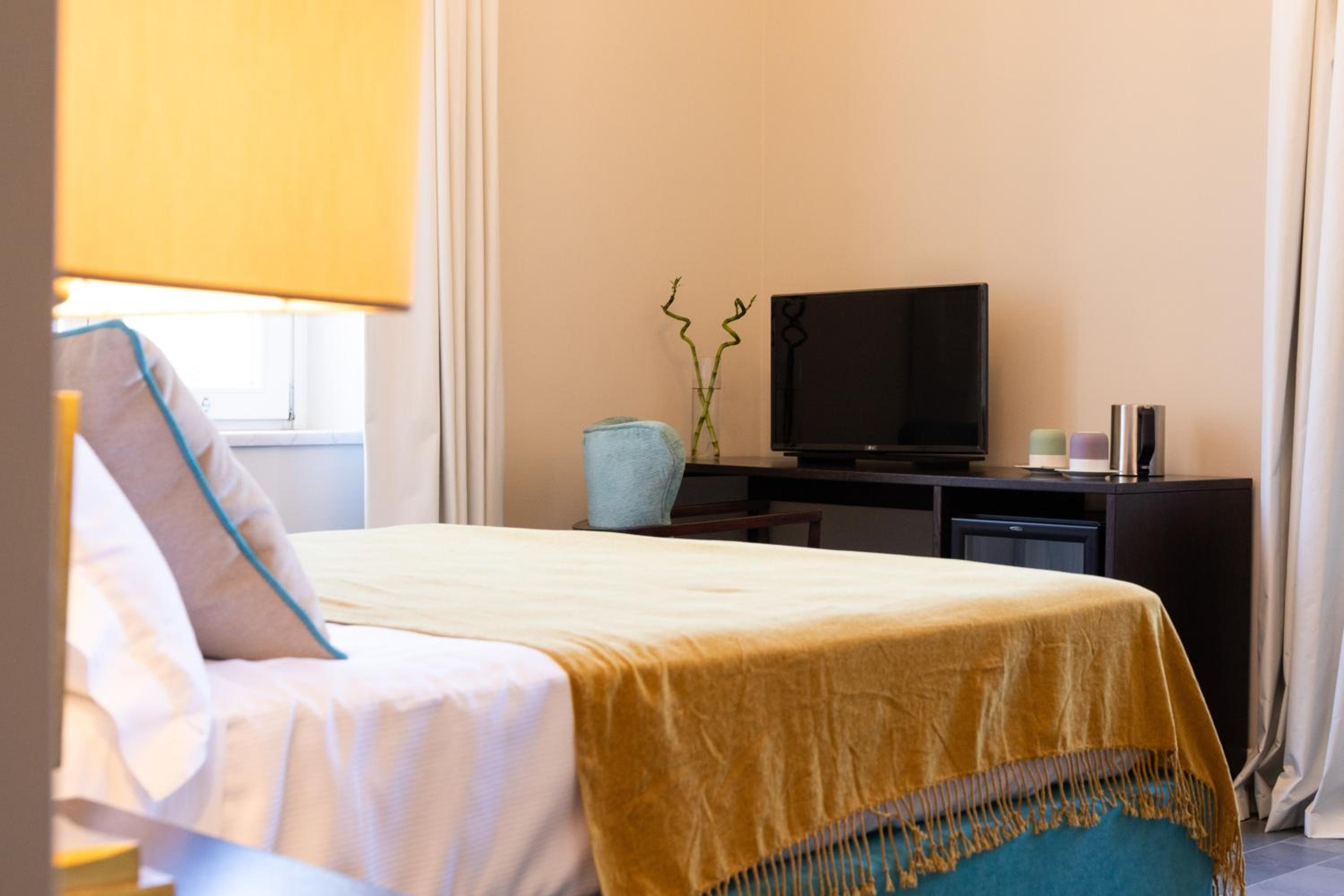 Deluxe Double Room - Photo 8