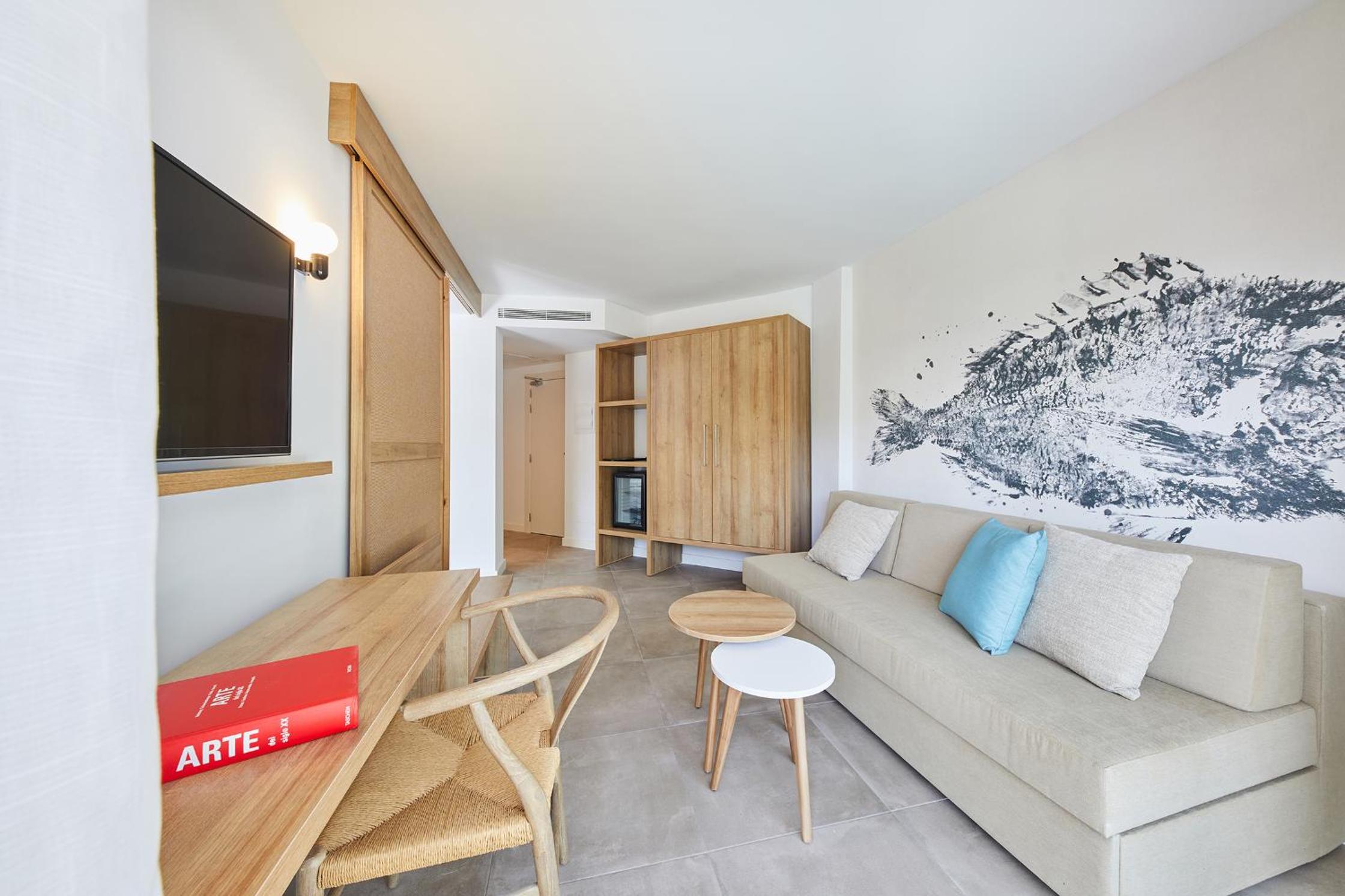 Suite Junior con Terraza (2 Adultos + 2 Niños)