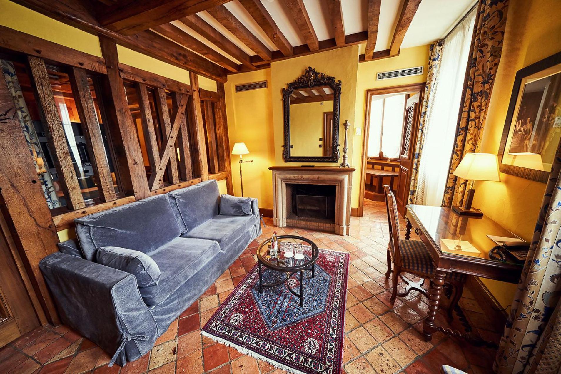 Suite - Photo 4