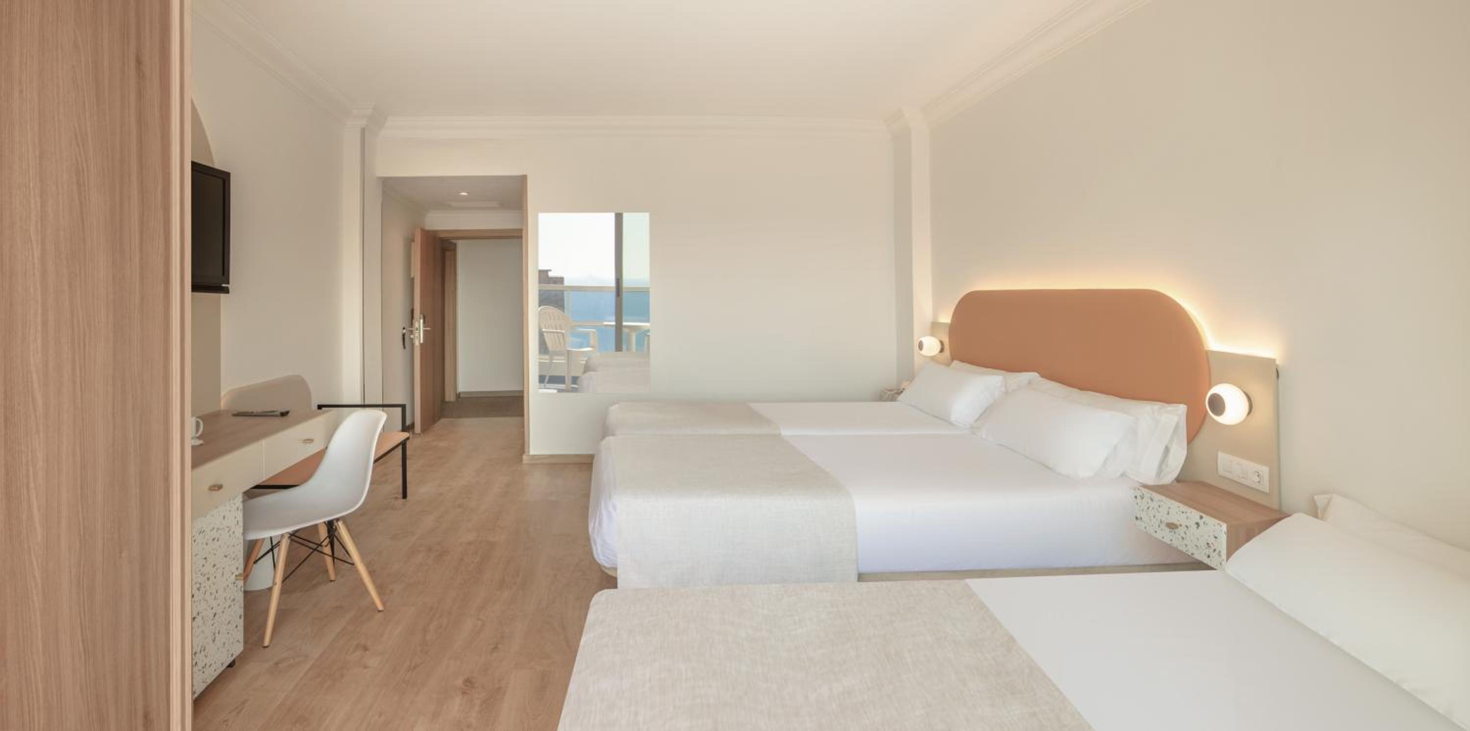 Deluxe Triple Room with Sea View and Terrace (3 adults) - Photo 1