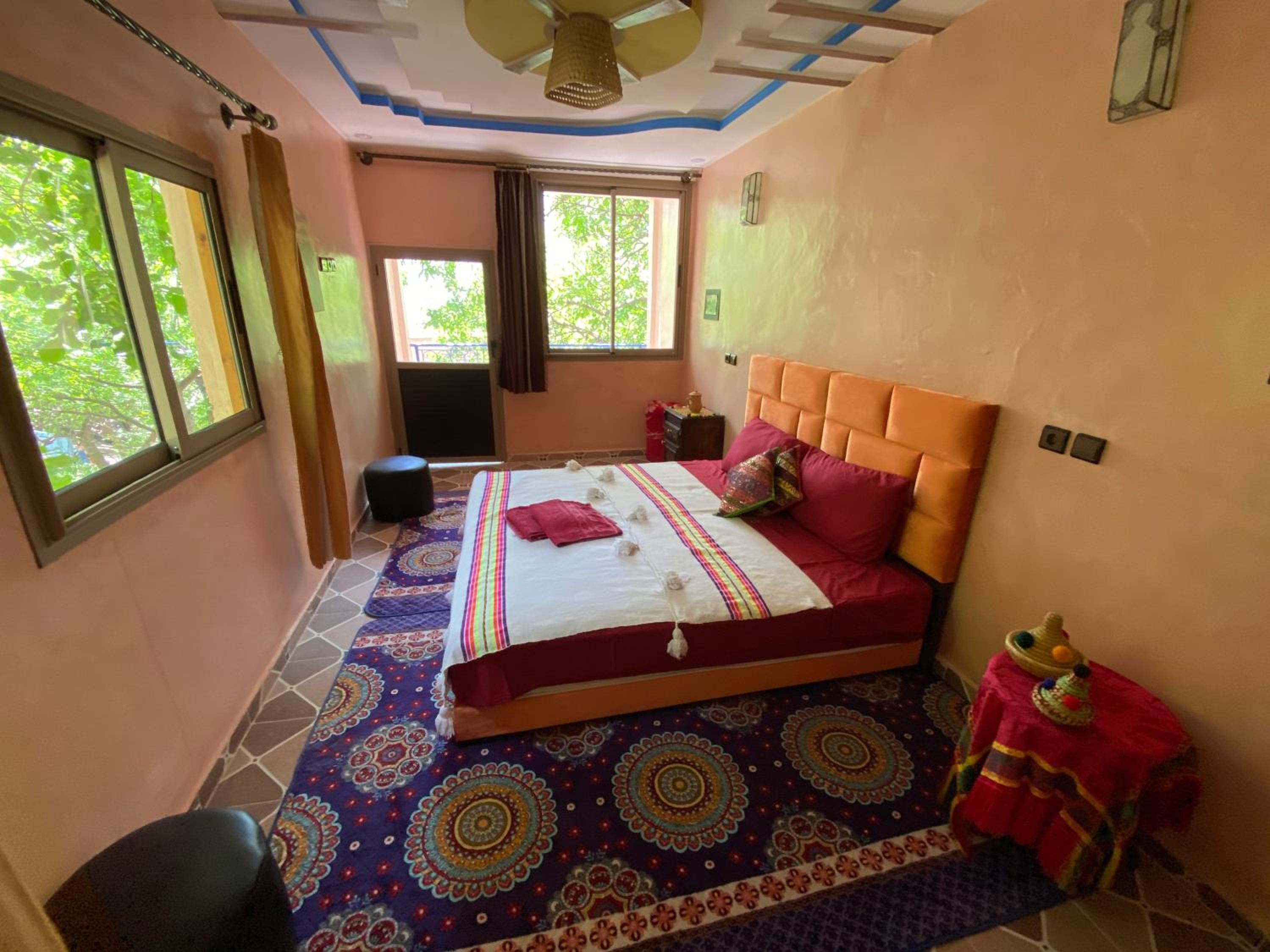 Double Room with Balcony - Photo 3