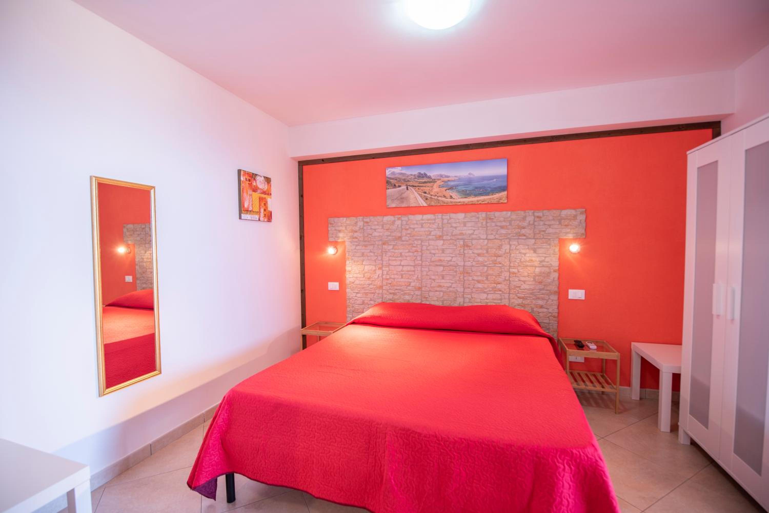 One-Bedroom House photo 1