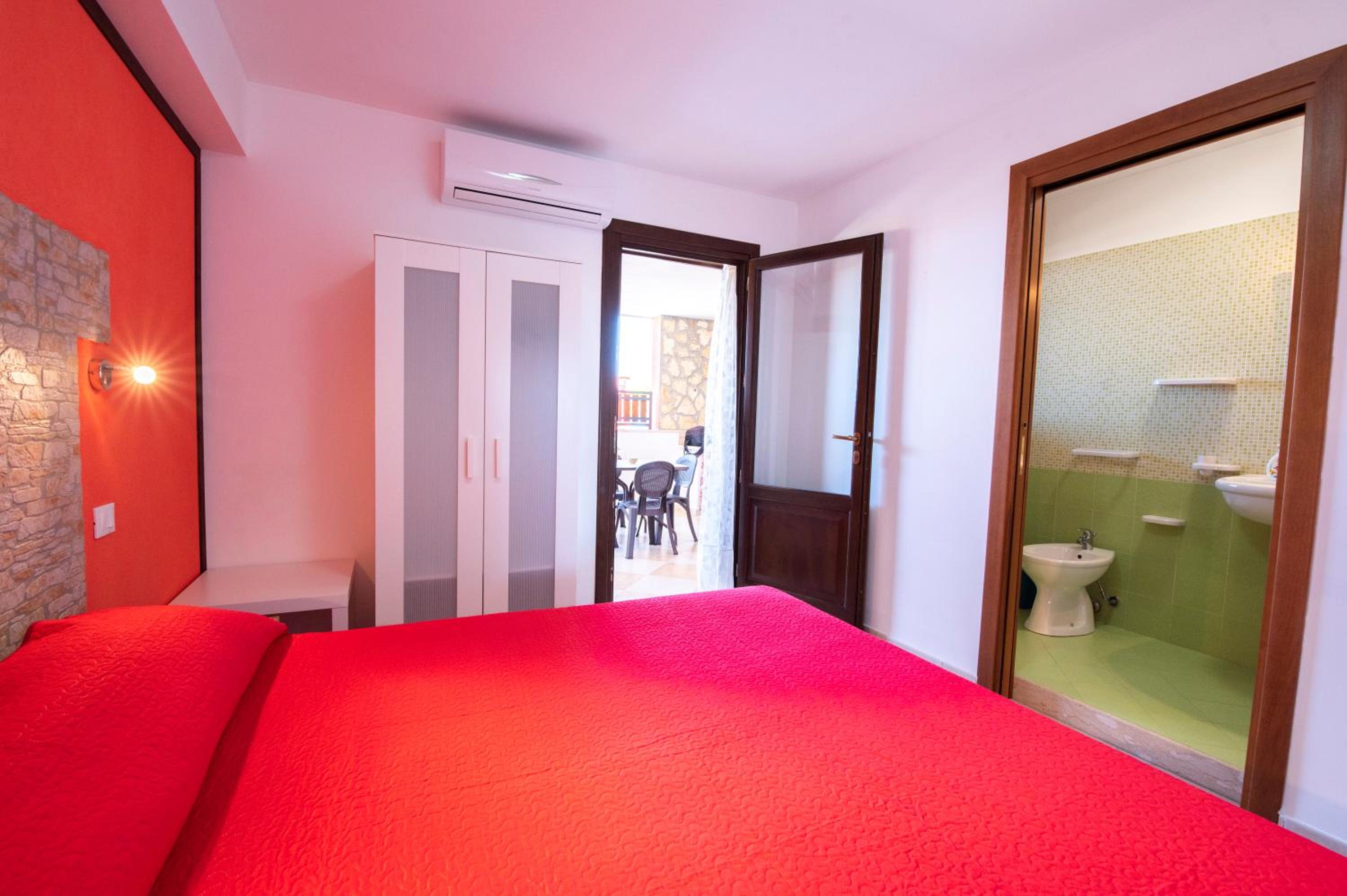 One-Bedroom House photo 3
