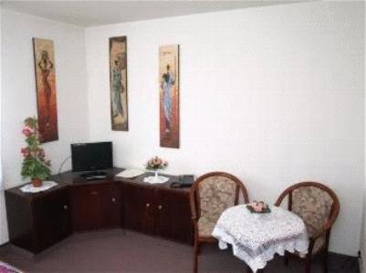 Twin Room - Photo 1