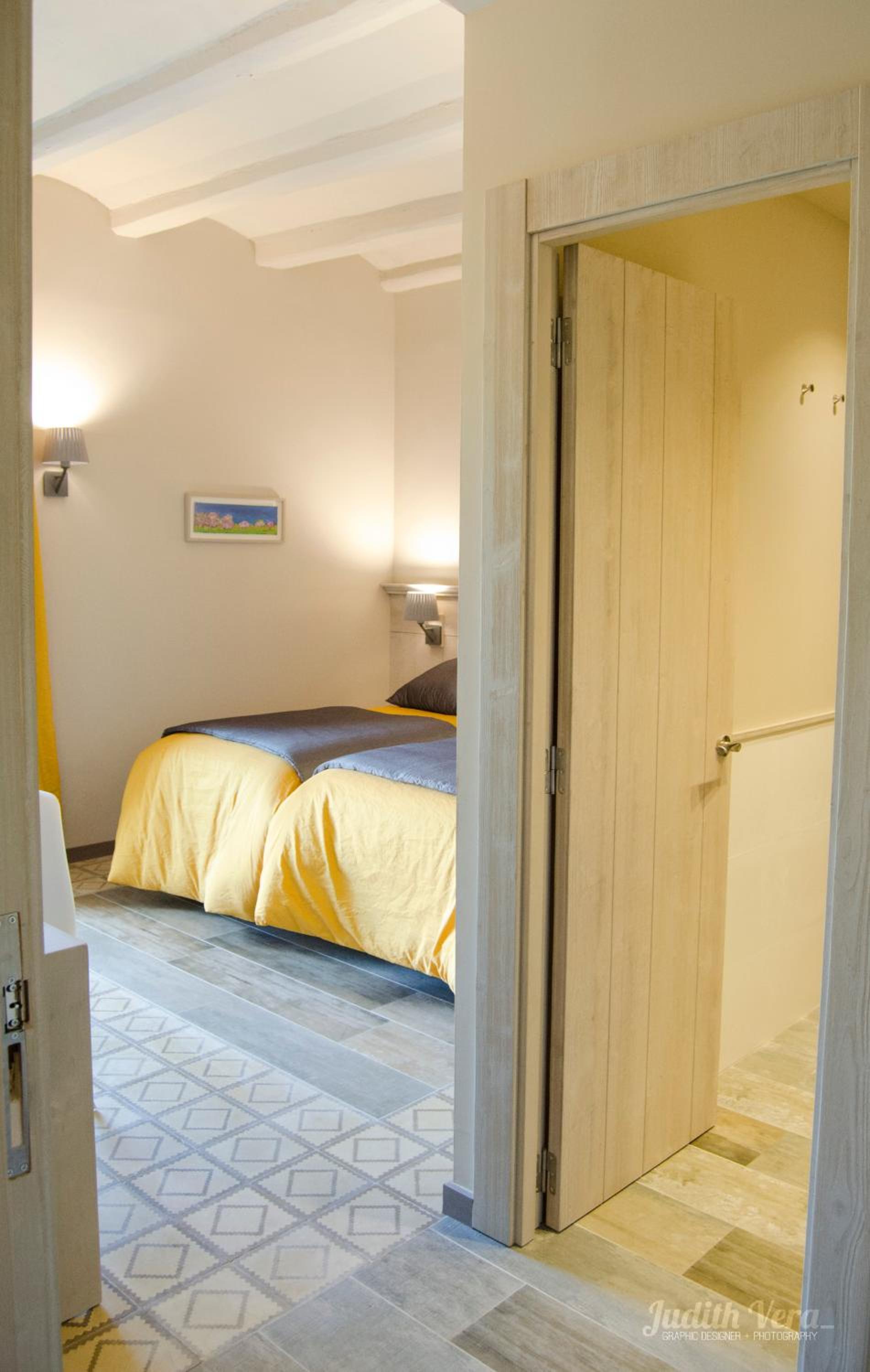 Double or Twin Room with Balcony - Photo 5