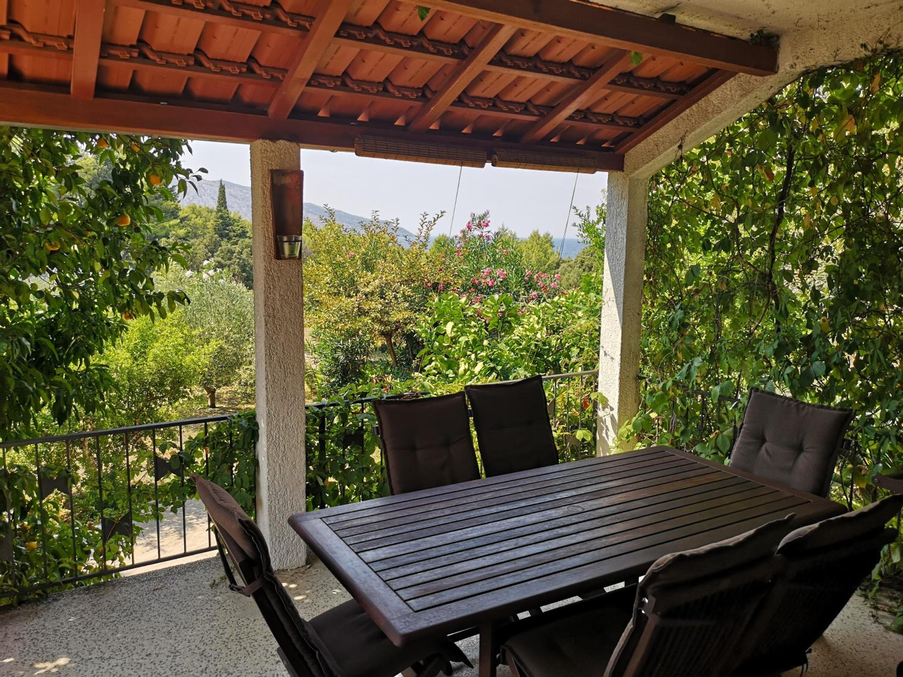 Luxury Two-Bedroom Apartment (5 Adults) photo 2