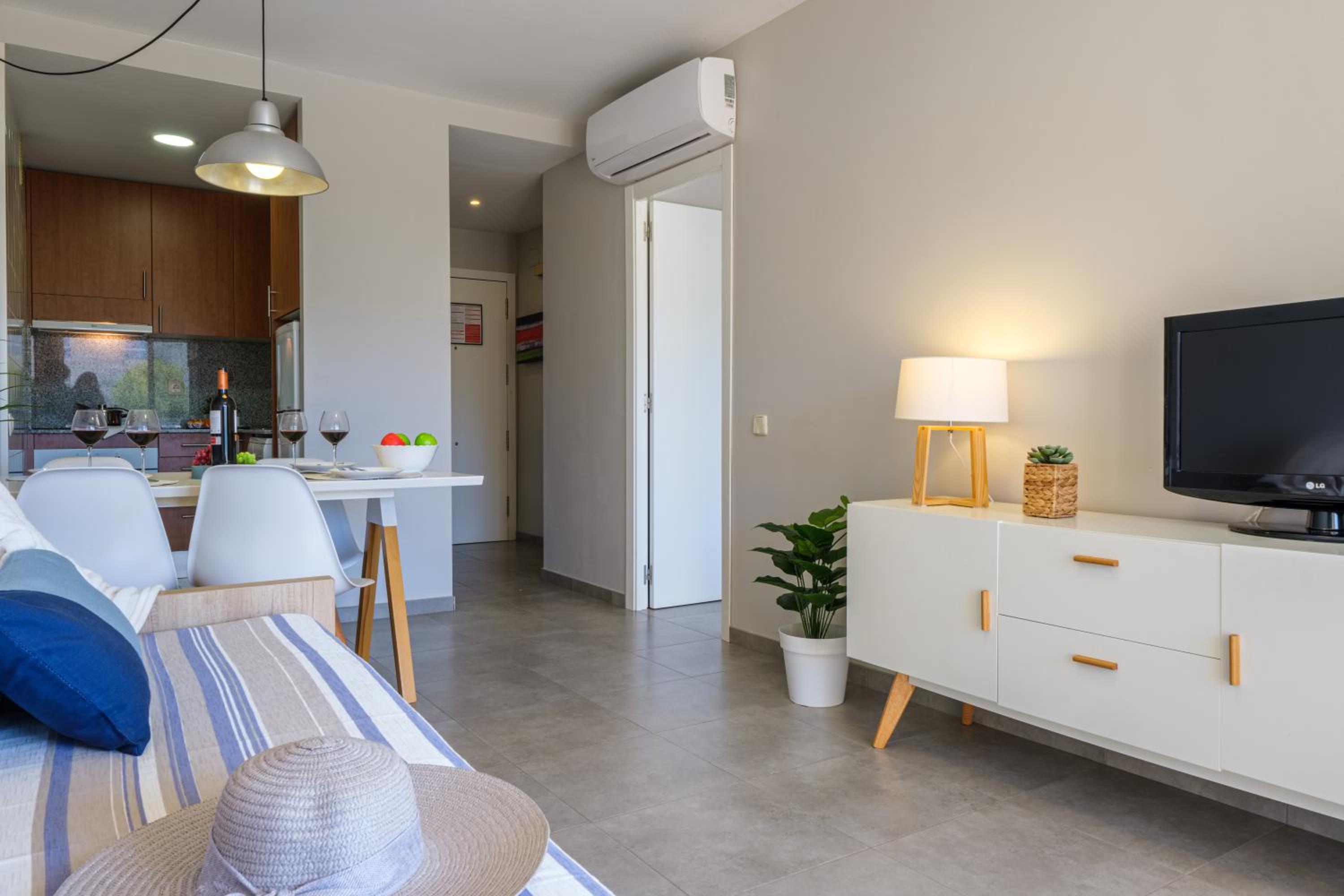One-Bedroom Apartment (2 Adults + 1 Child) photo 3