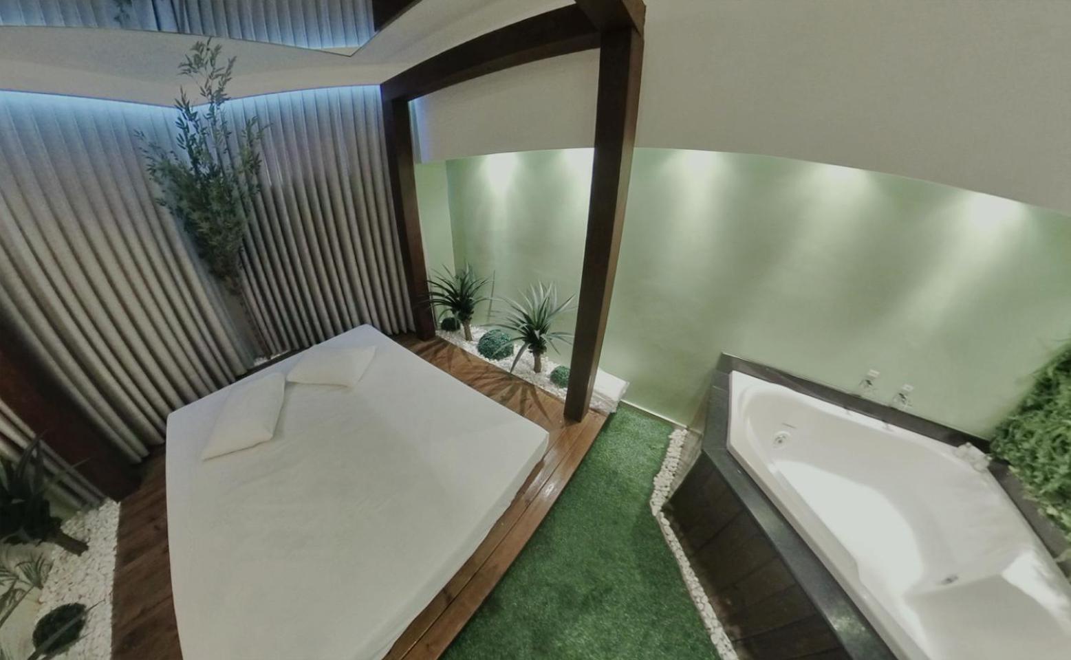 Double Room with Spa Bath photo 3