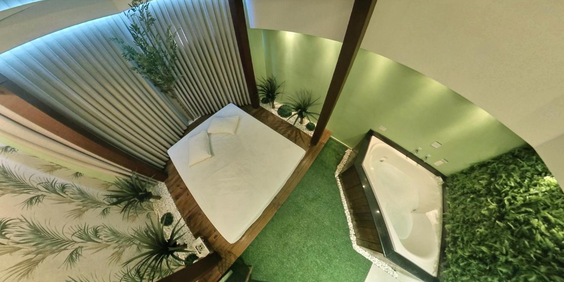 Double Room with Spa Bath photo 2