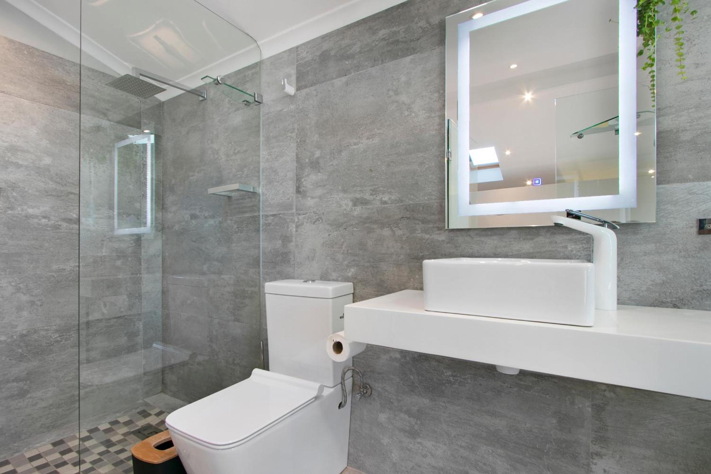 One-Bedroom Apartment - Photo 14
