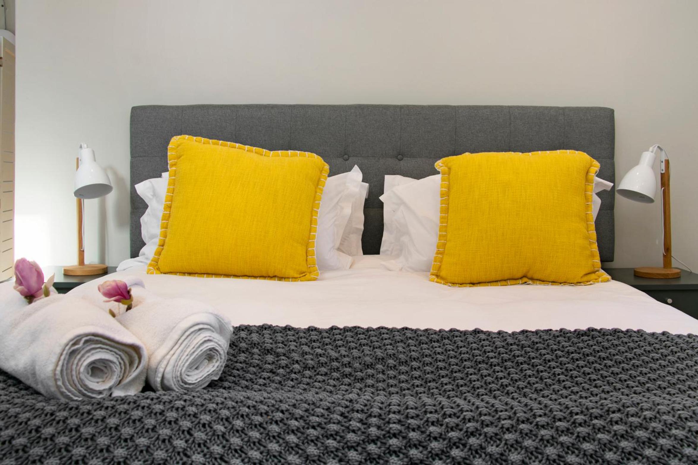 One-Bedroom Apartment - Photo 3