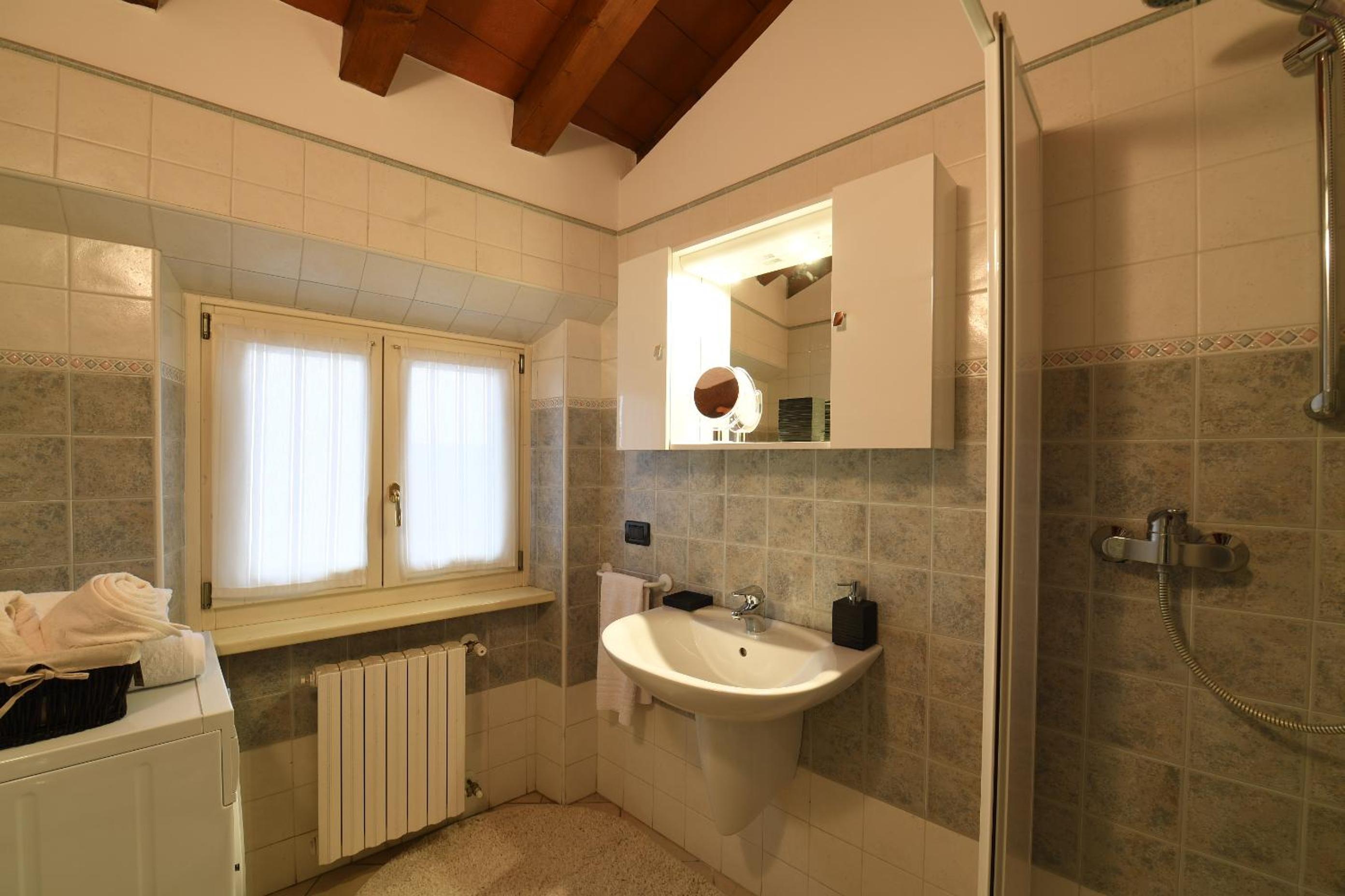 Family Two-Bedroom Apartment with View photo 2