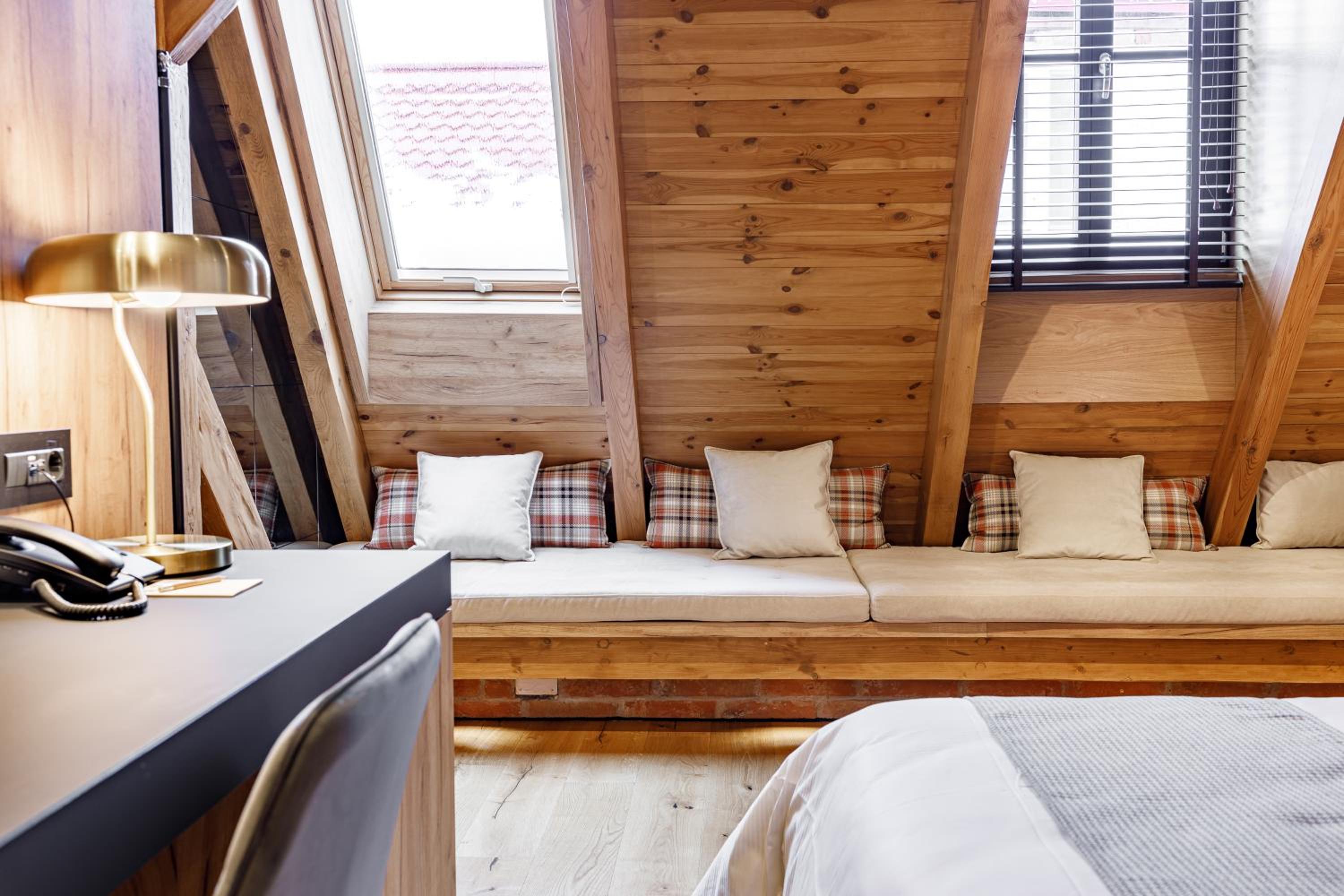 Standard Double Room - Photo 19