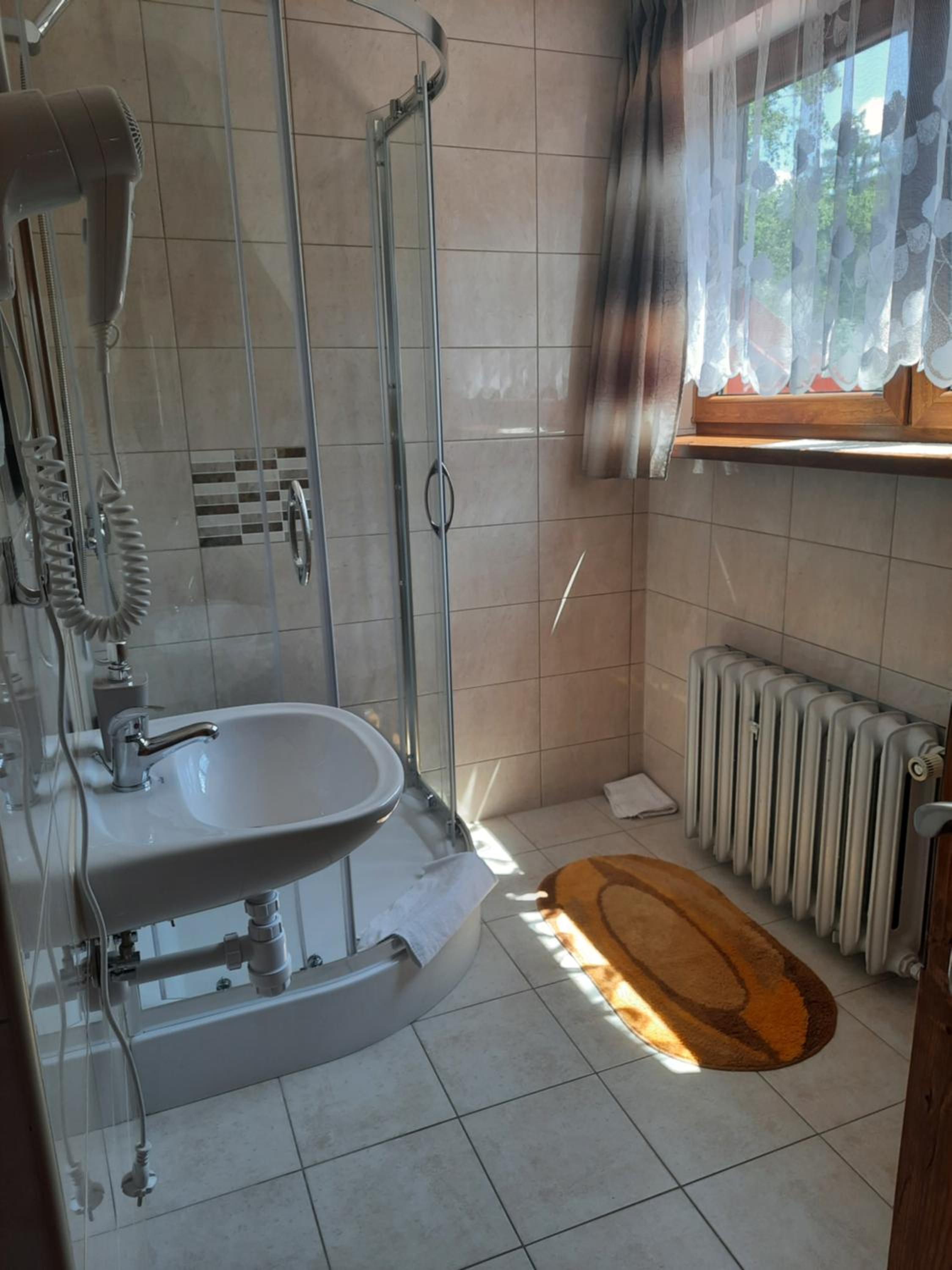 Triple Room with Balcony - Photo 10